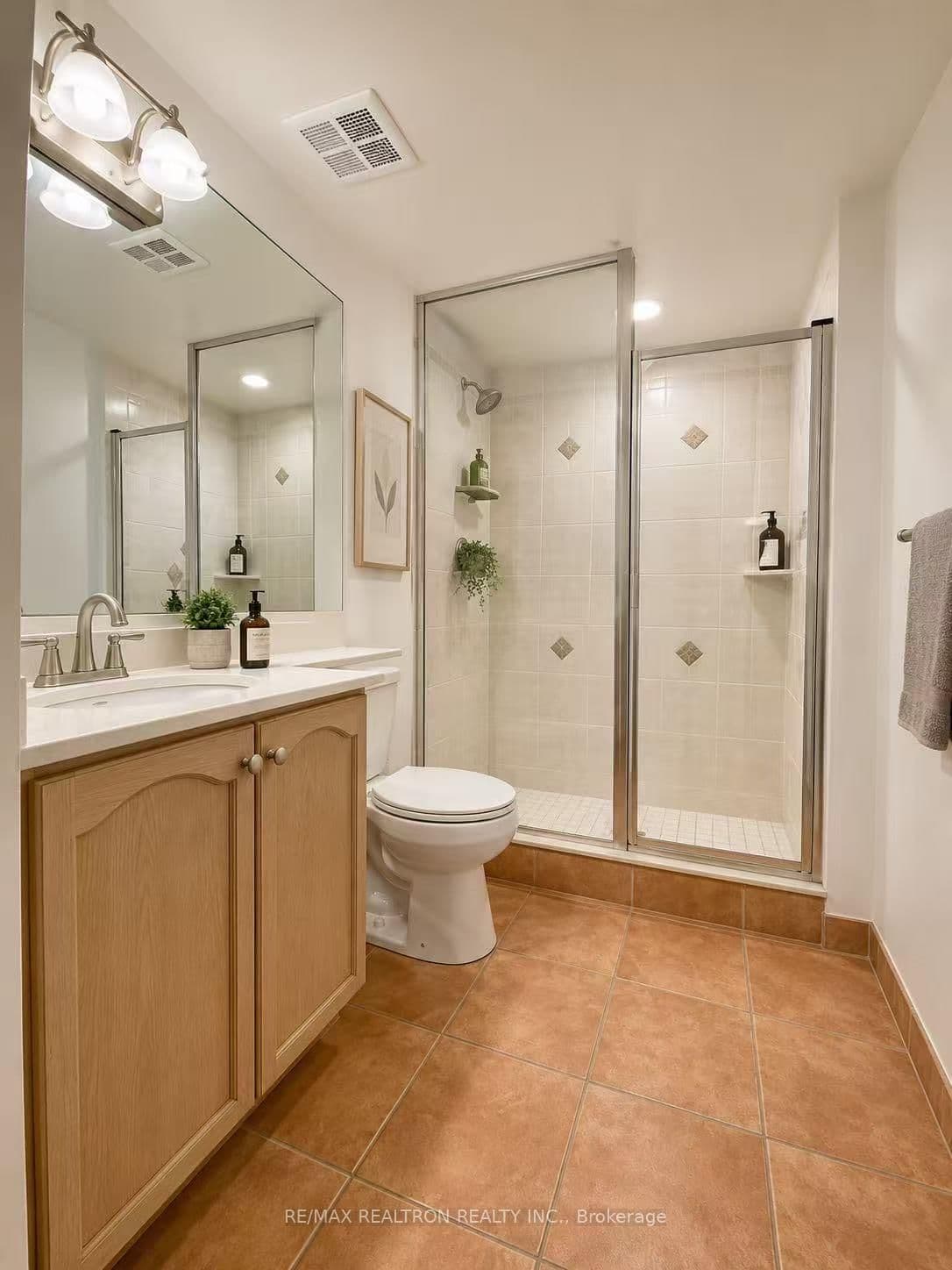 80 Harrison Garden Boulevard, Unit 1019 thumbnail 6