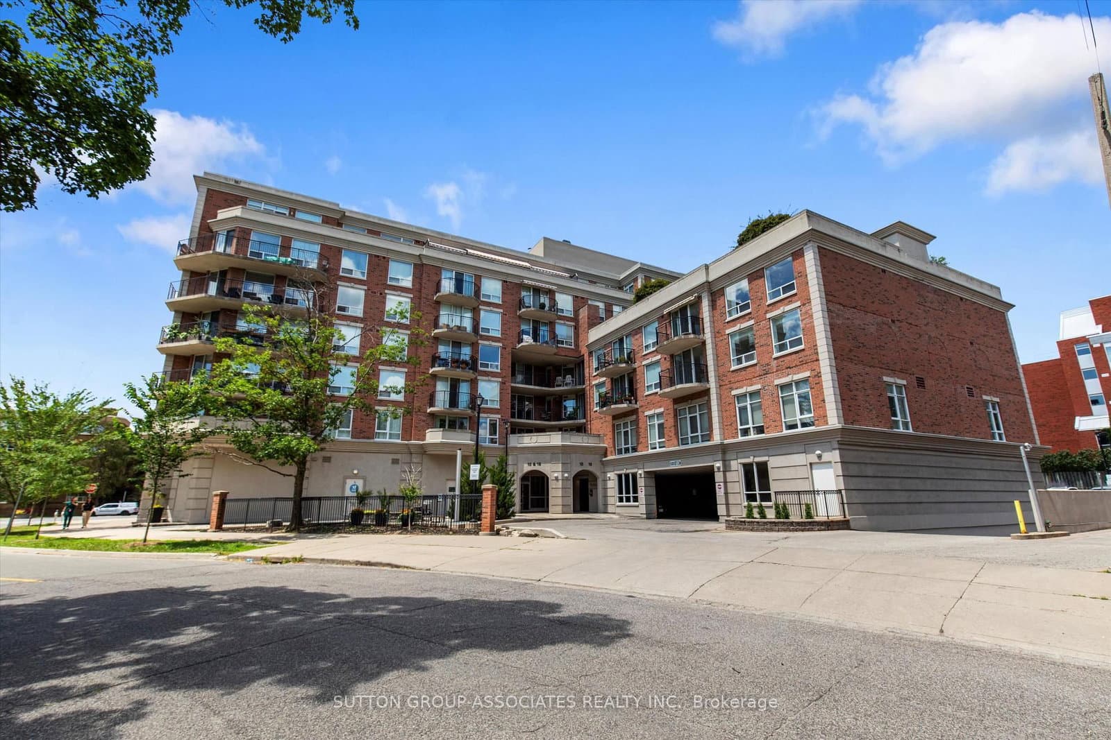 18 Wanless Avenue, Unit PH6 - Image 1
