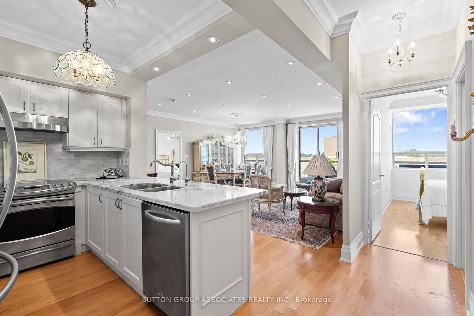 18 Wanless Avenue, Unit PH6 thumbnail 4