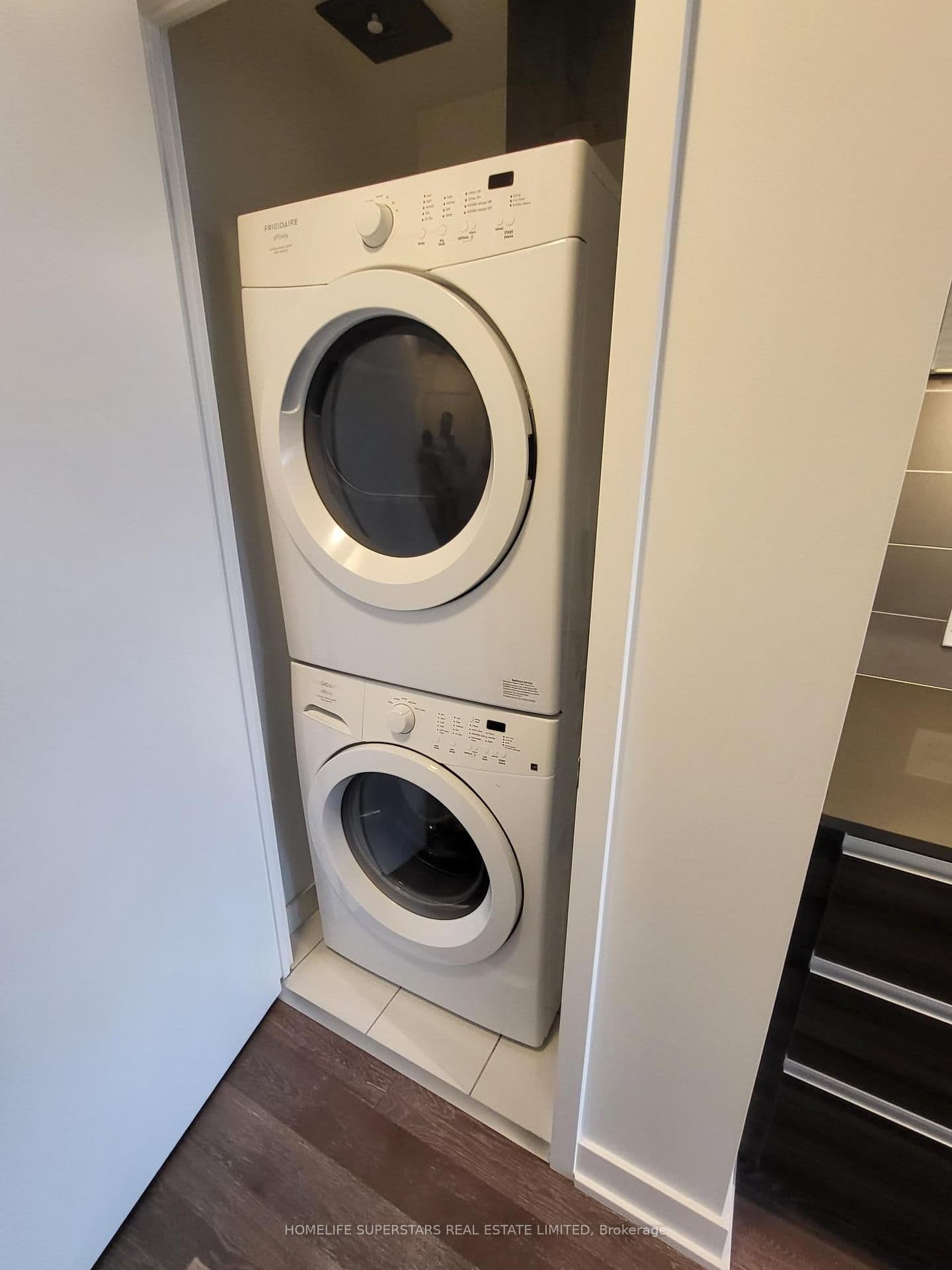 20 Minowan Miikan Lane, Unit 1805 thumbnail 11