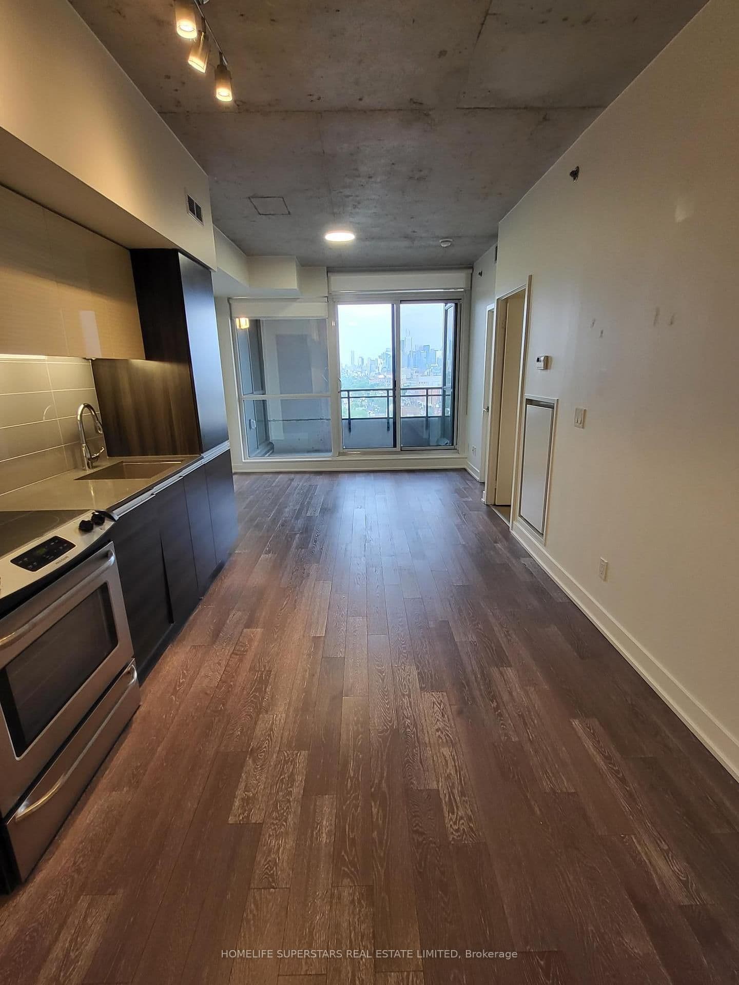 20 Minowan Miikan Lane, Unit 1805 thumbnail 3