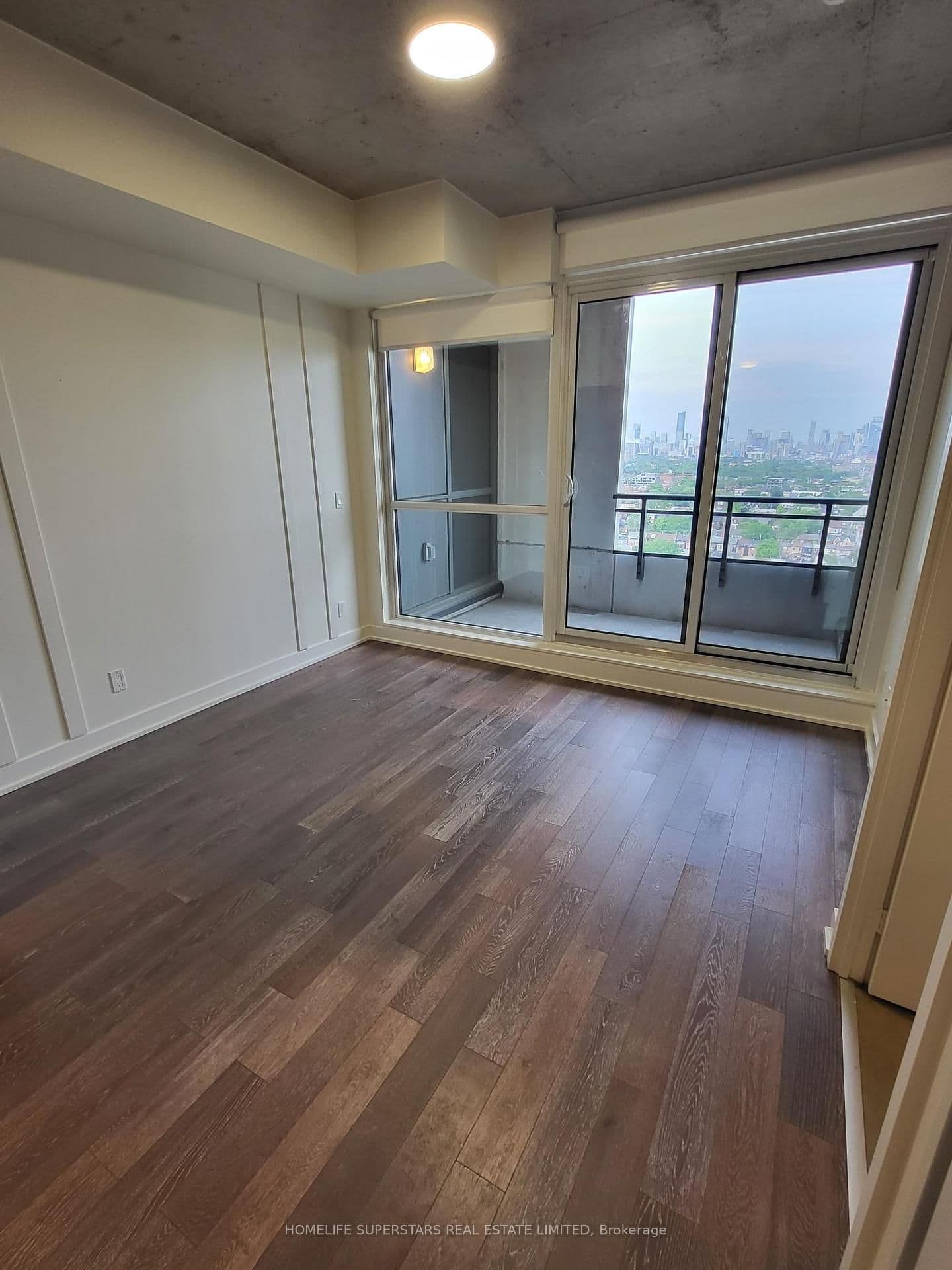 20 Minowan Miikan Lane, Unit 1805 thumbnail 6
