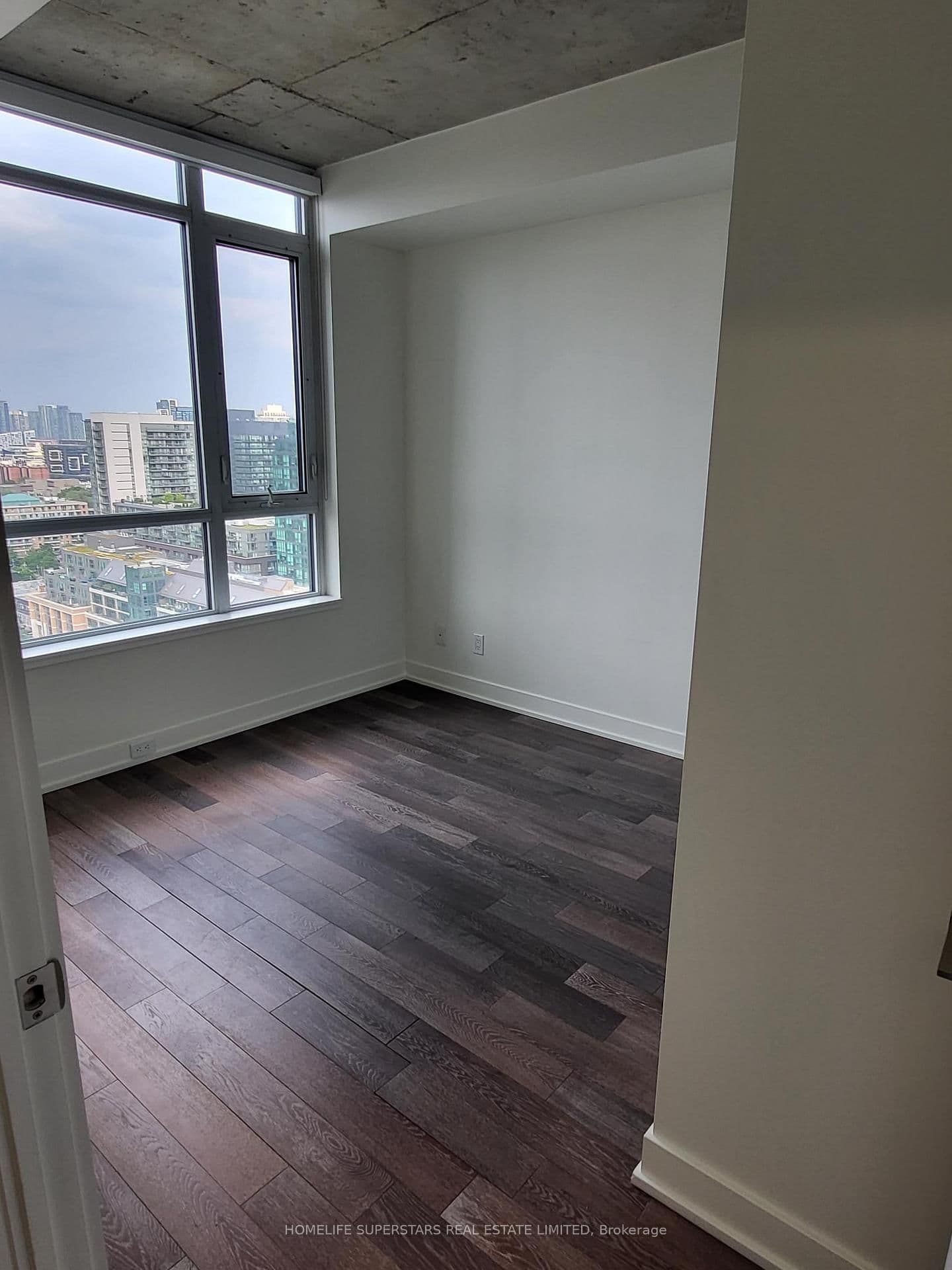 20 Minowan Miikan Lane, Unit 1805 thumbnail 8