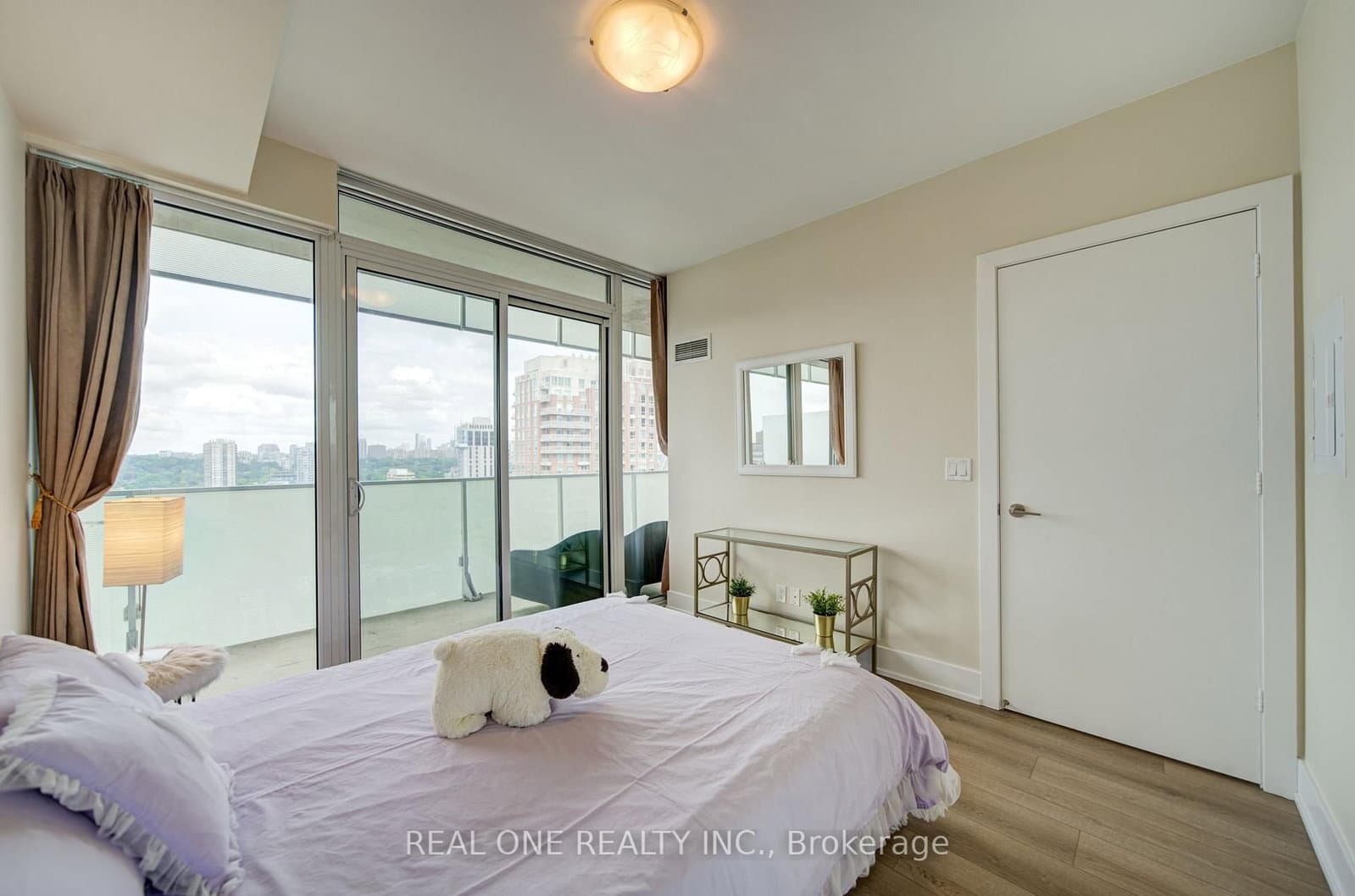 200 Bloor Street W, Unit 1808 thumbnail 20