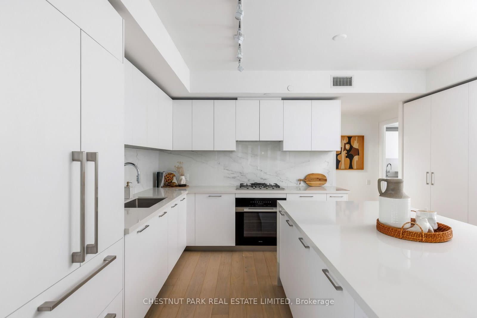 33 Frederick Todd Way, Unit 1602 thumbnail 11