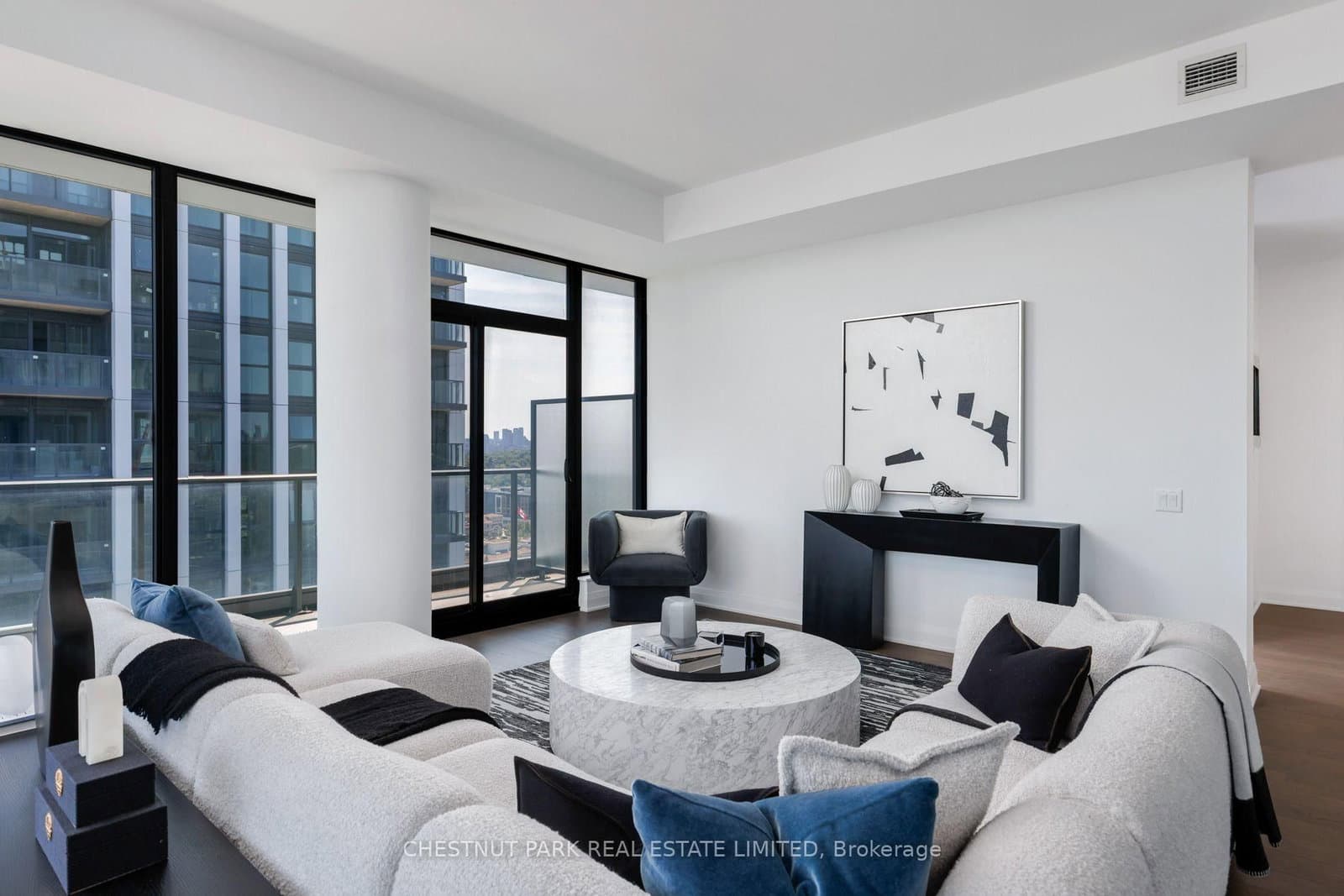 33 Frederick Todd Way, Unit LPH01 thumbnail 4