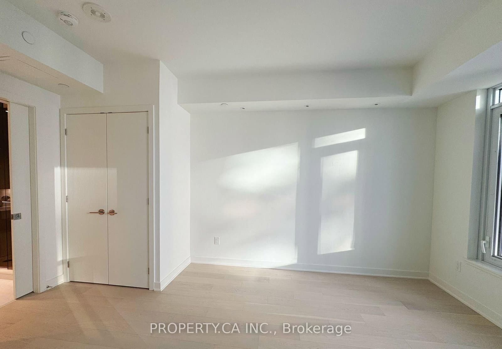 11 Yorkville Avenue, Unit 1007 thumbnail 6