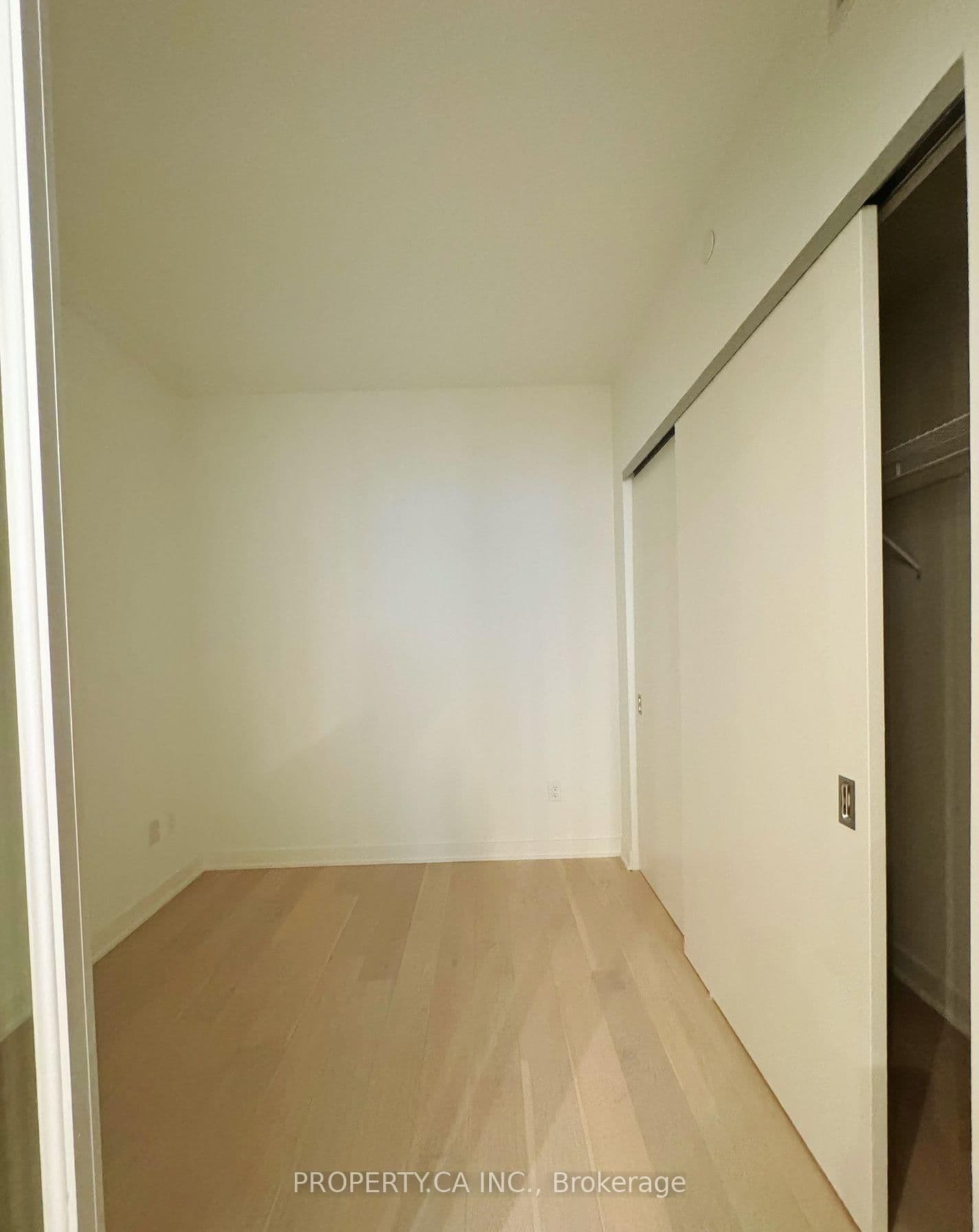 11 Yorkville Avenue, Unit 1007 thumbnail 7