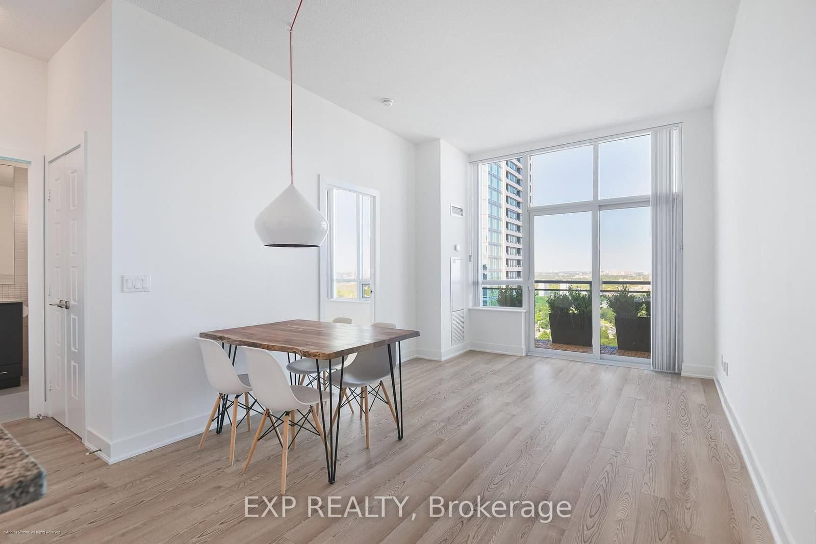 28 Linden Street, Unit PH2 thumbnail 13