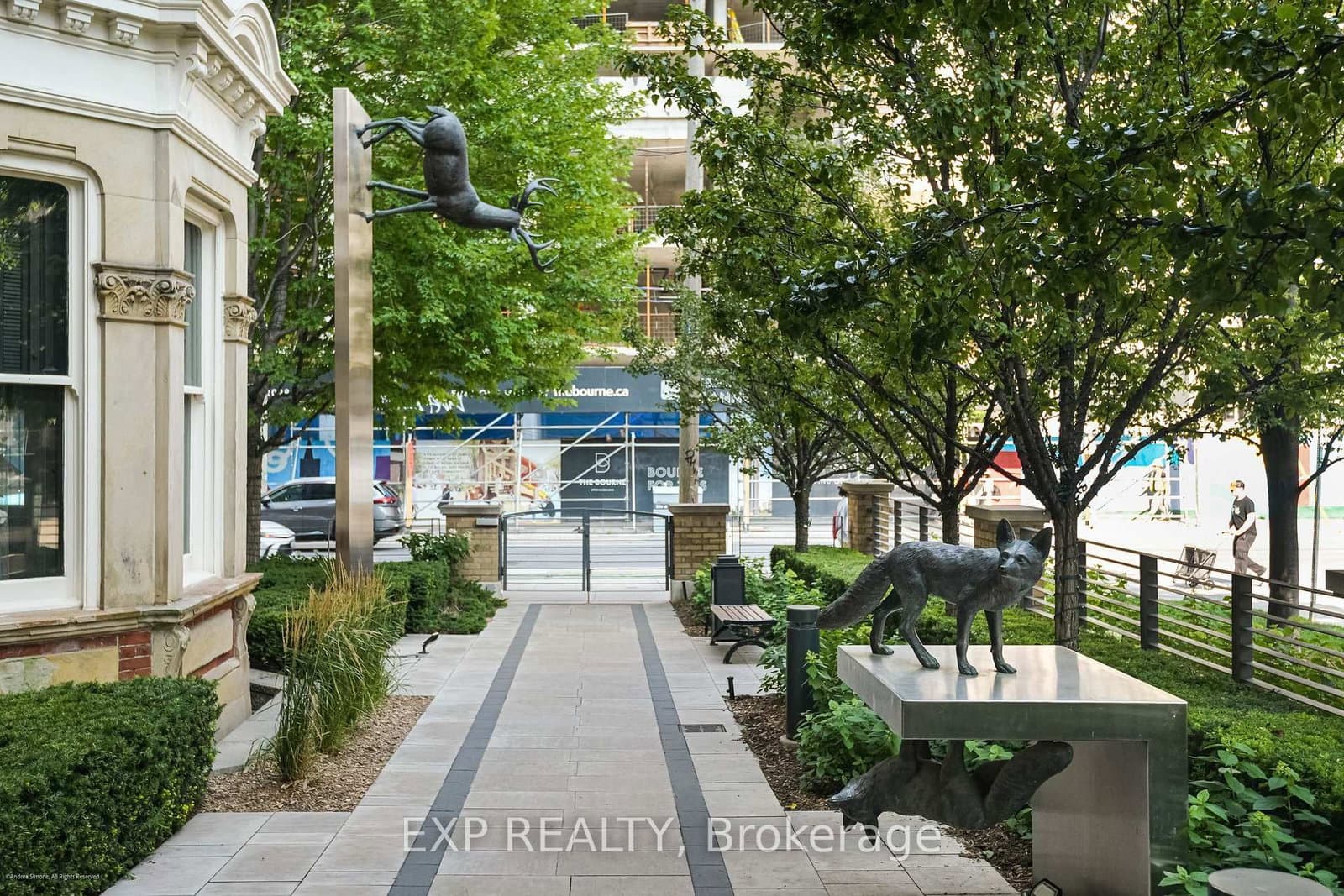 28 Linden Street, Unit PH2 thumbnail 5