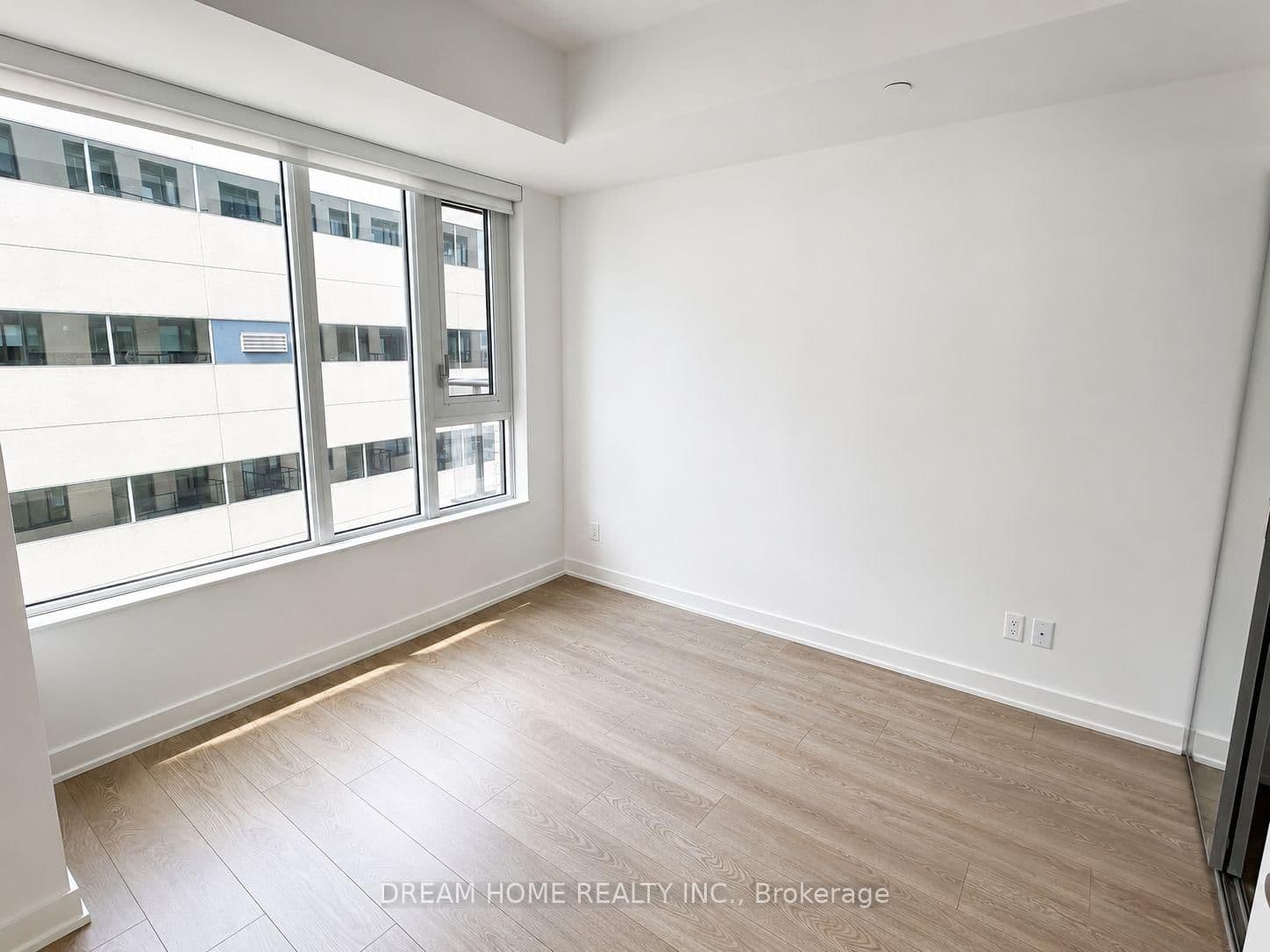 543 Richmond Street W, Unit 1424 thumbnail 4