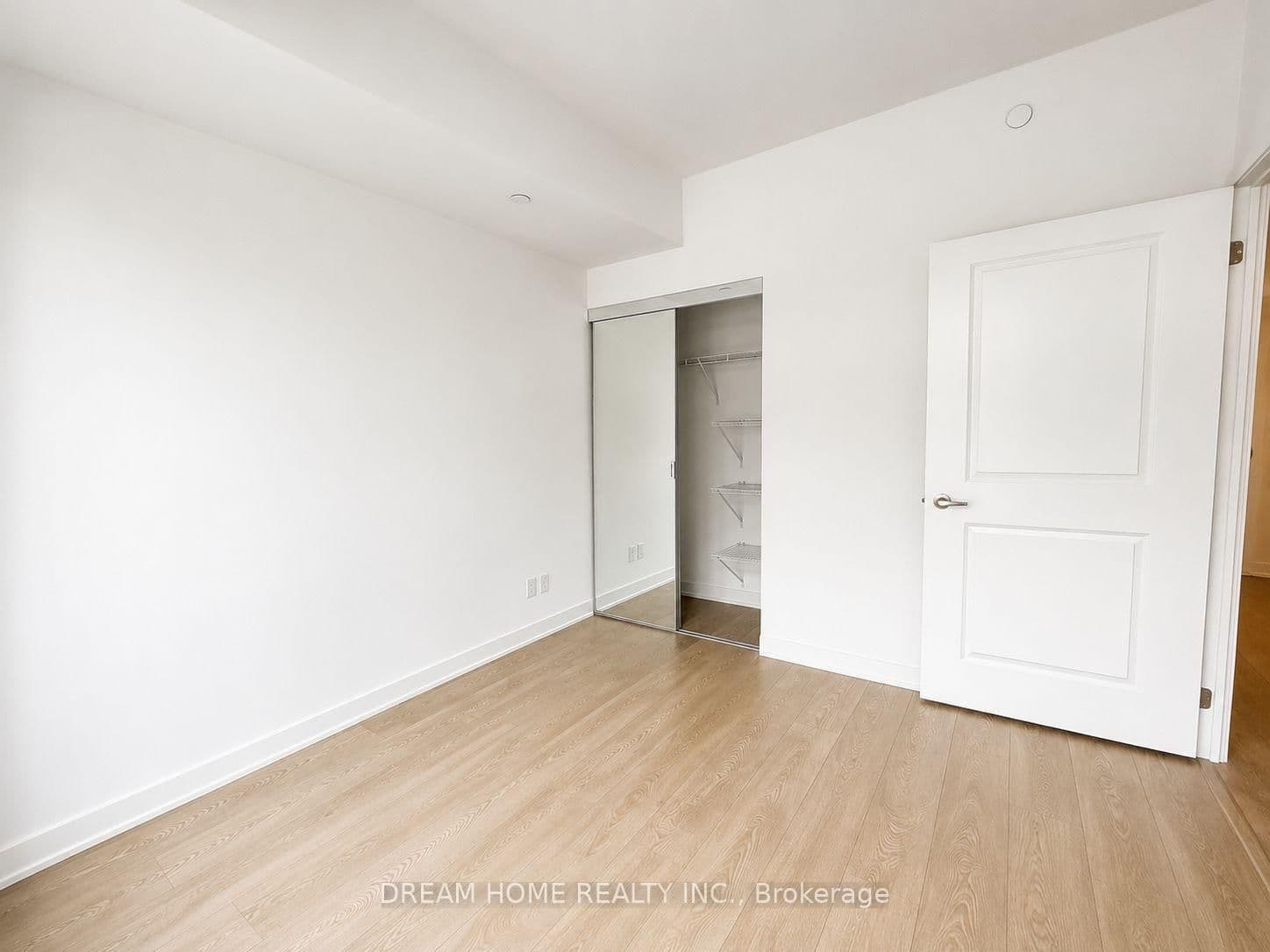 543 Richmond Street W, Unit 1424 thumbnail 6