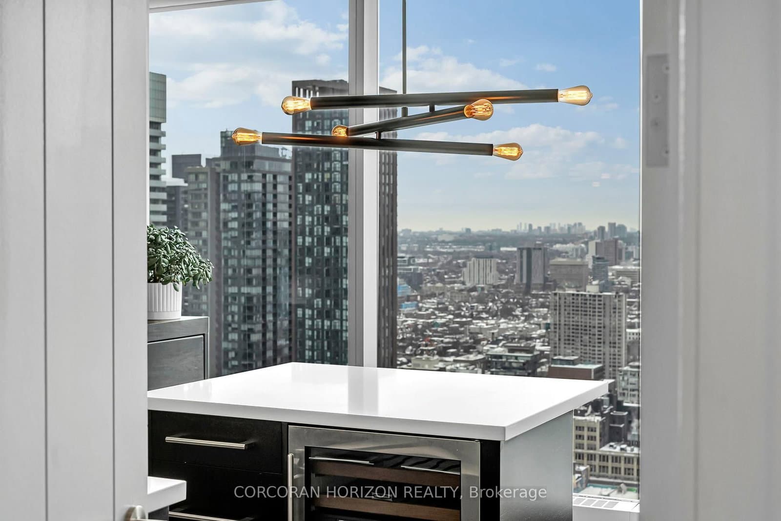 183 Wellington Street W, Unit 3303 thumbnail 12