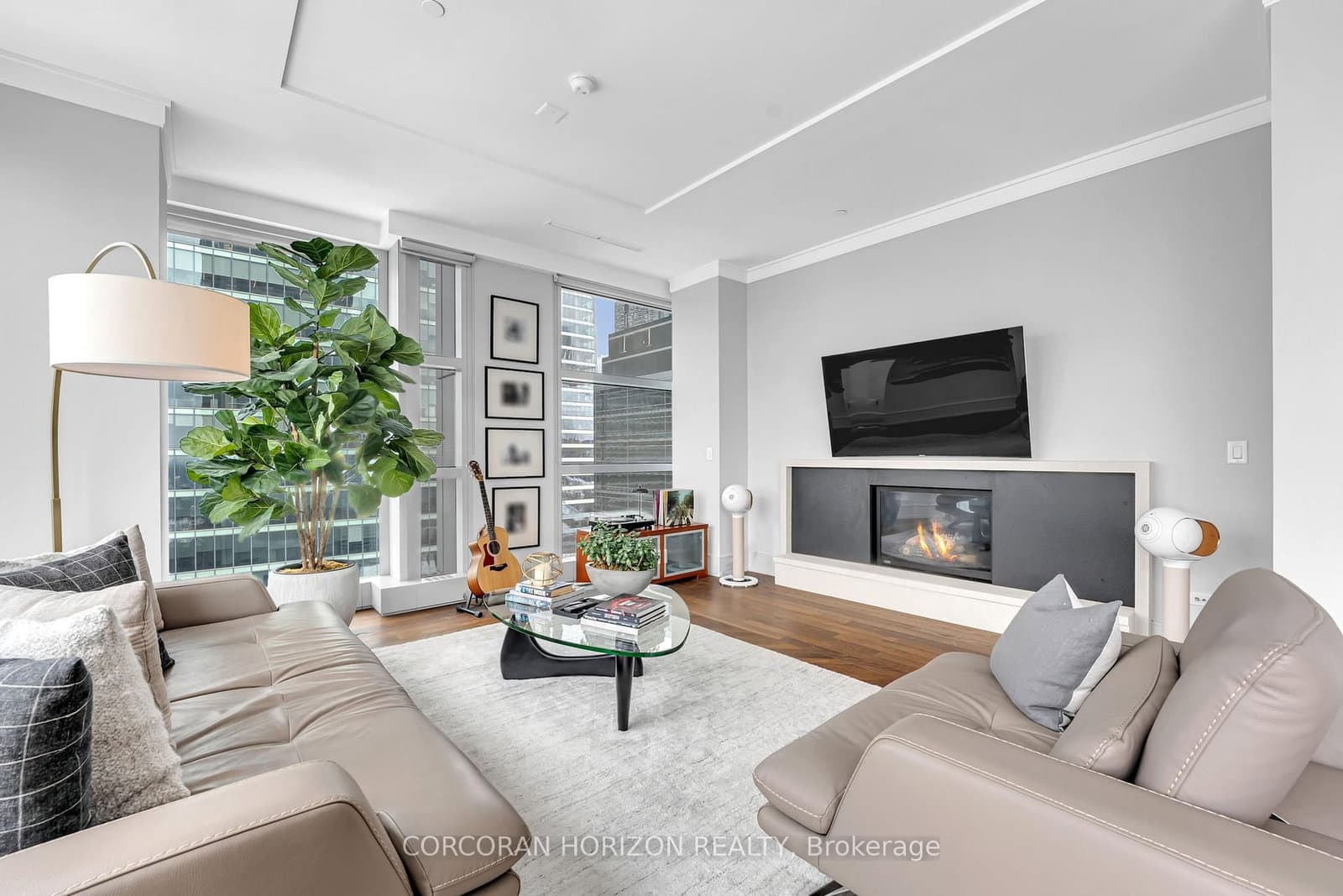 183 Wellington Street W, Unit 3303 thumbnail 14