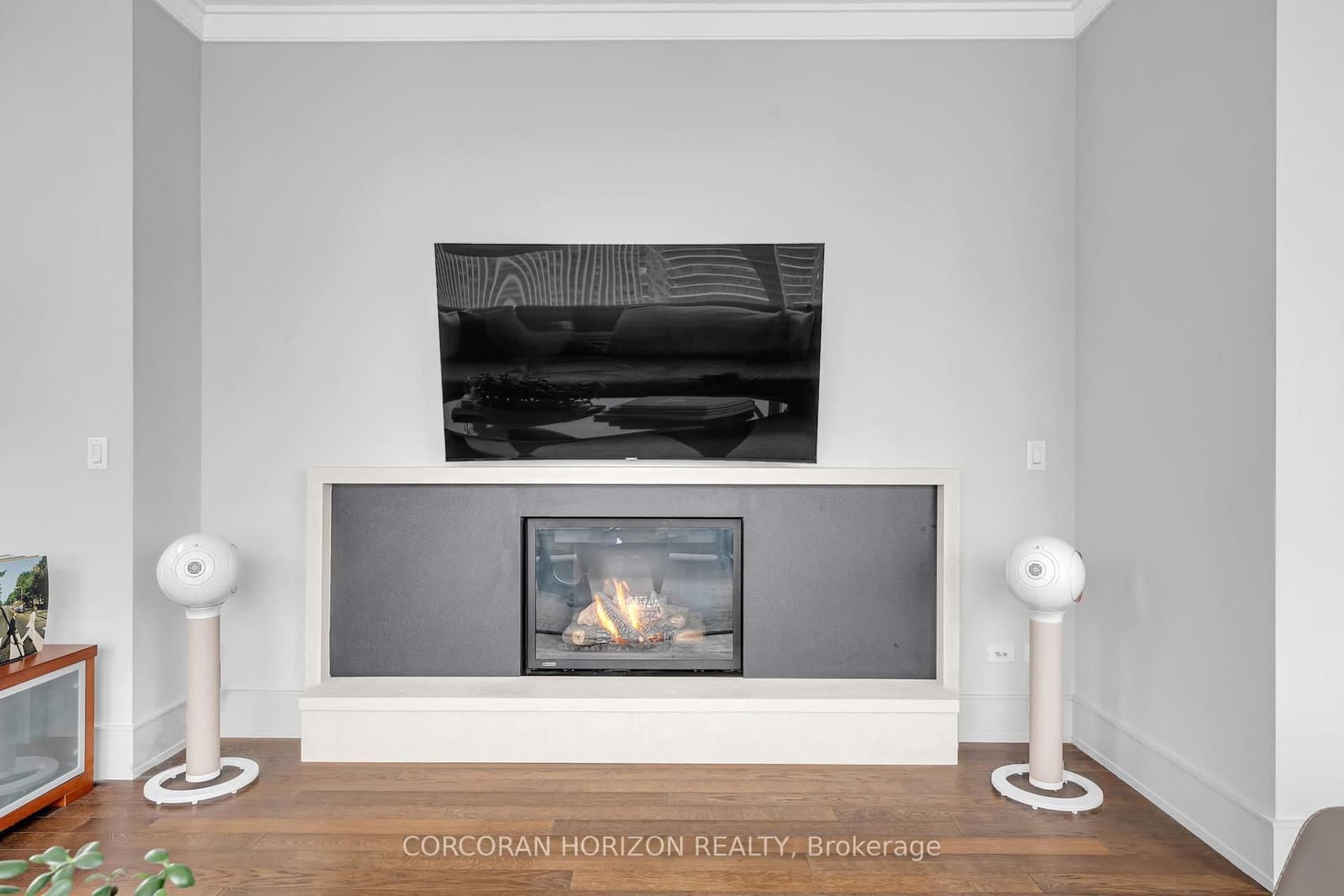 183 Wellington Street W, Unit 3303 thumbnail 15