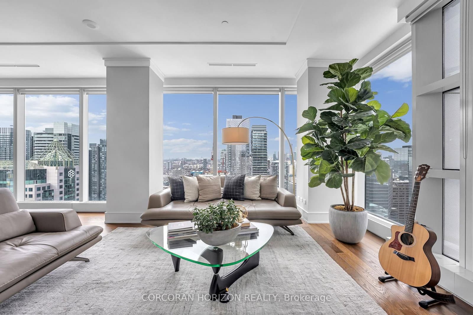 183 Wellington Street W, Unit 3303 thumbnail 16