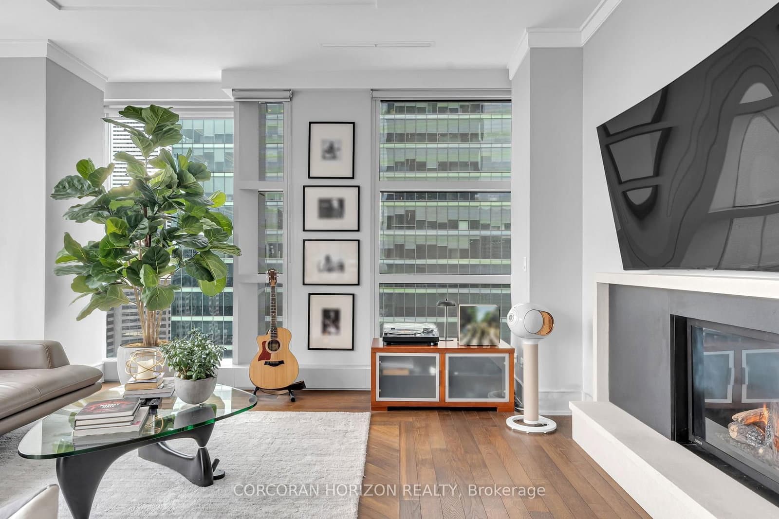 183 Wellington Street W, Unit 3303 thumbnail 19