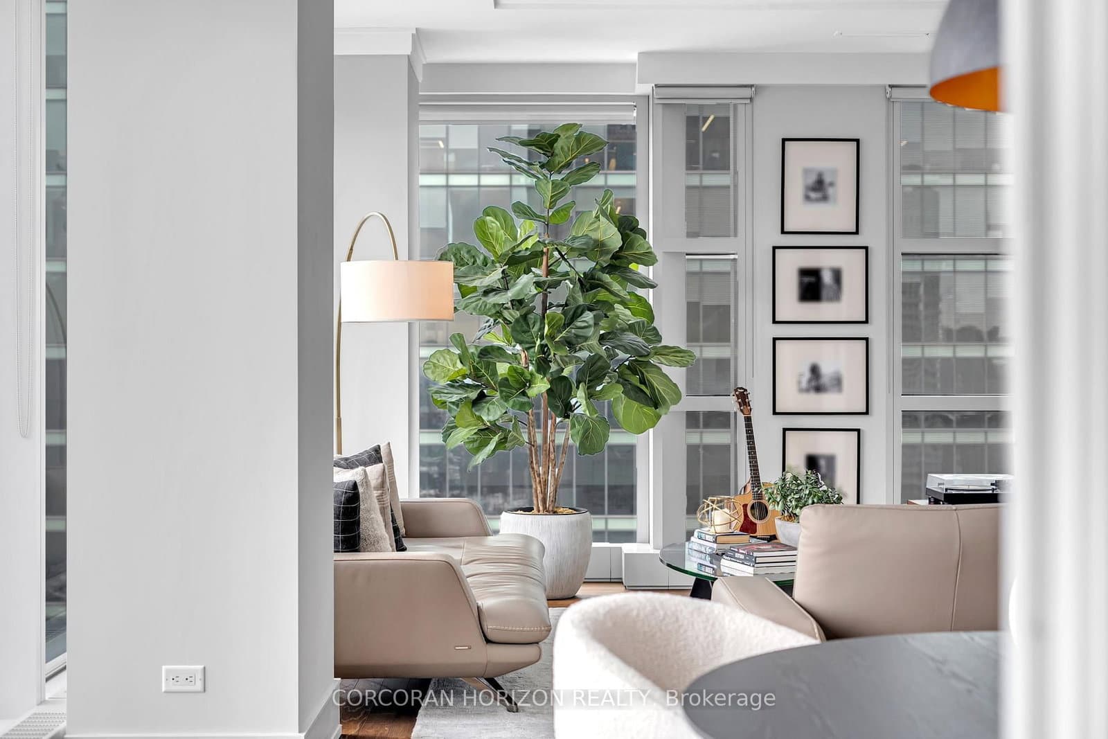 183 Wellington Street W, Unit 3303 thumbnail 20