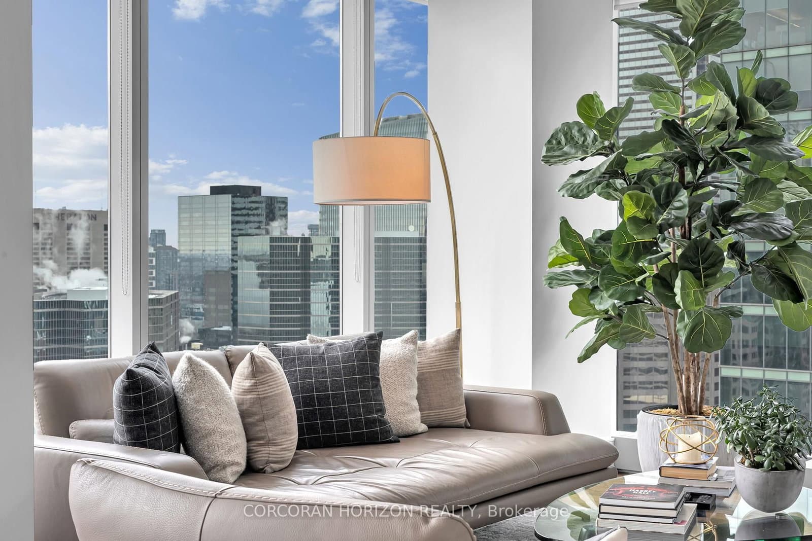 183 Wellington Street W, Unit 3303 thumbnail 21