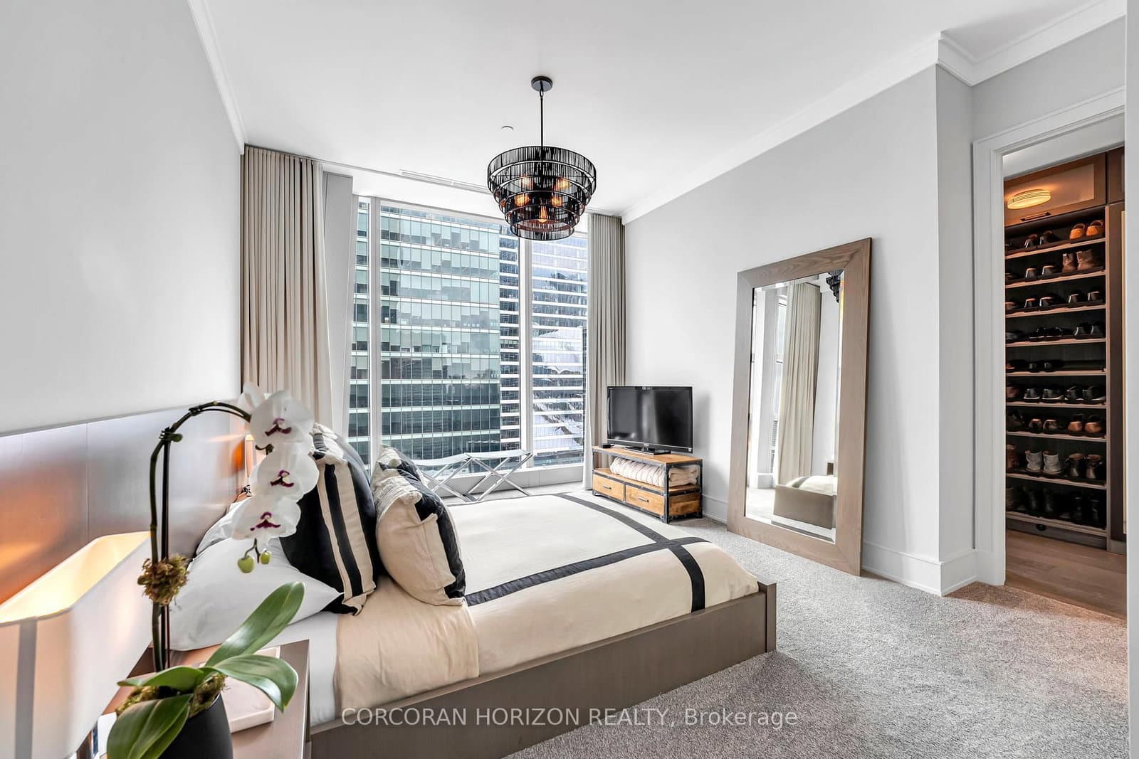 183 Wellington Street W, Unit 3303 thumbnail 33