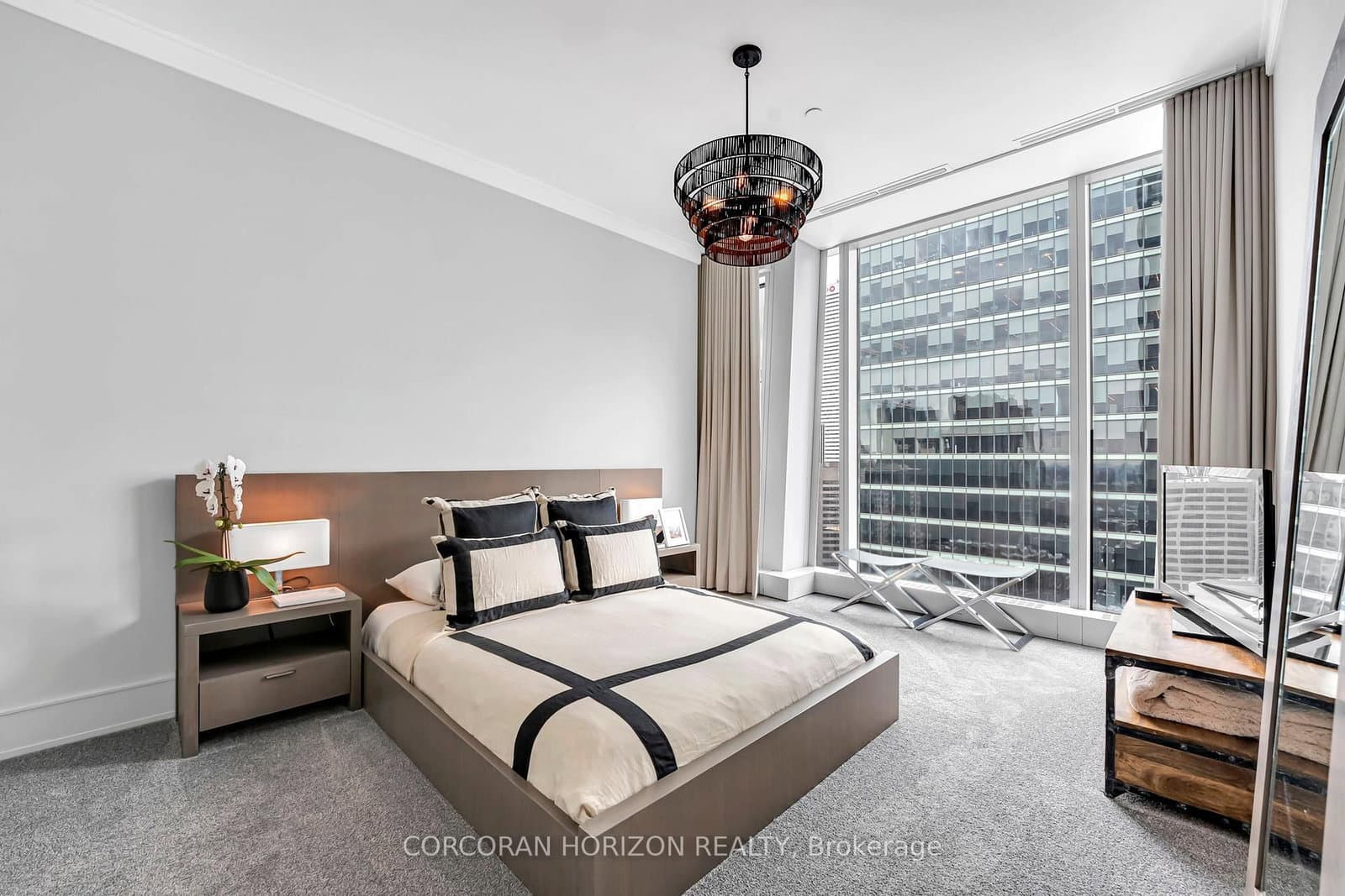 183 Wellington Street W, Unit 3303 thumbnail 34