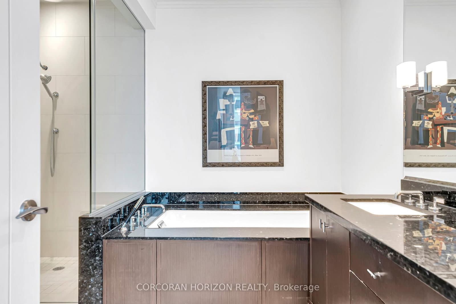 183 Wellington Street W, Unit 3303 thumbnail 38