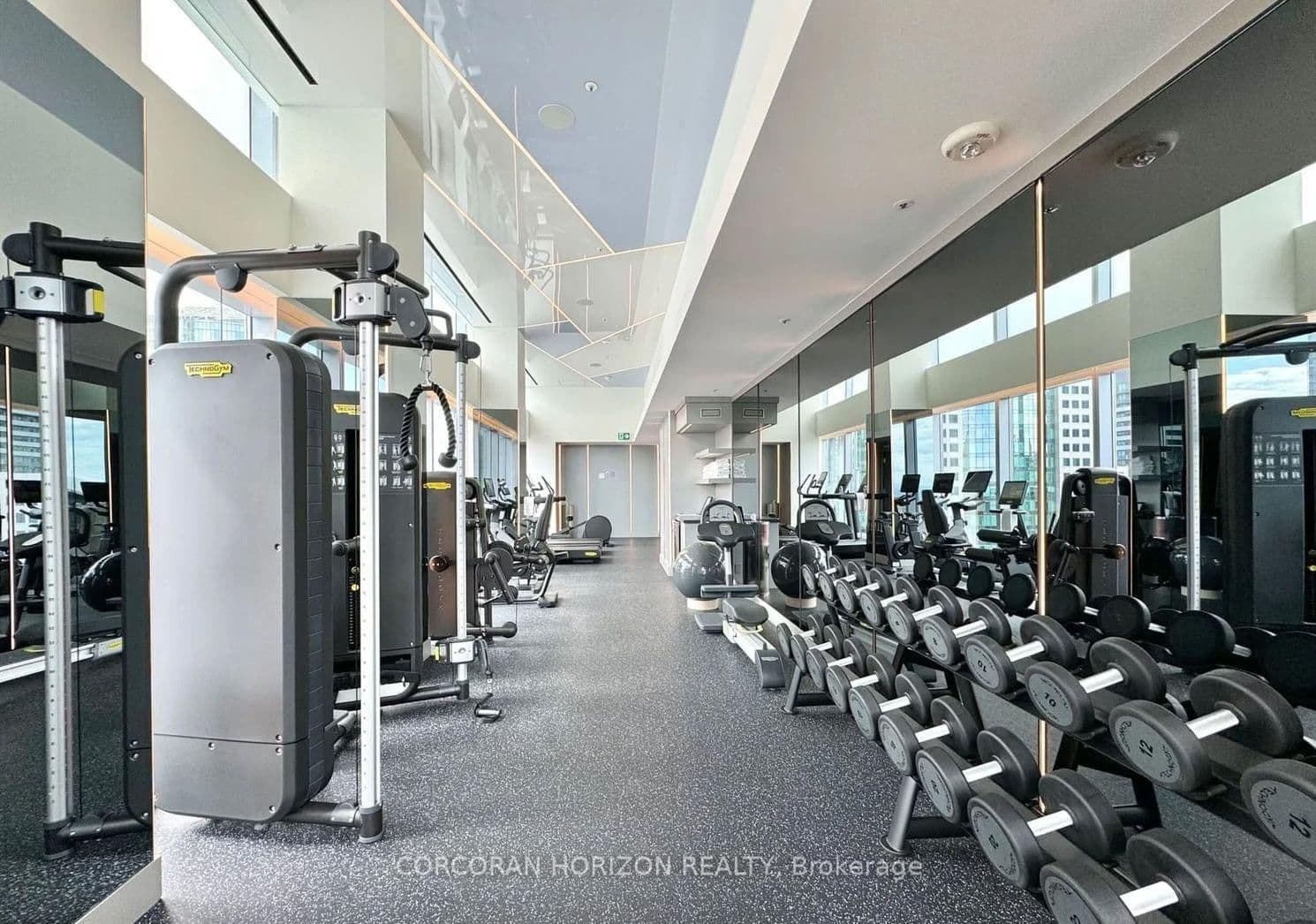 183 Wellington Street W, Unit 3303 thumbnail 46