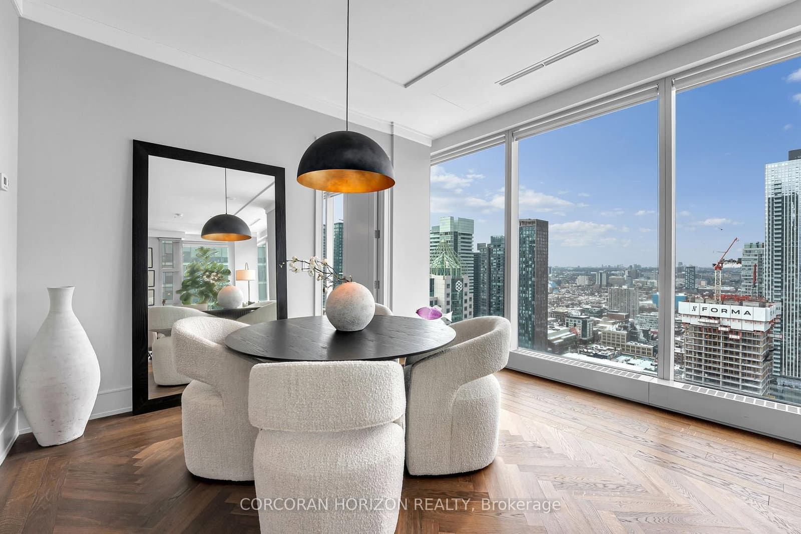 183 Wellington Street W, Unit 3303 thumbnail 8