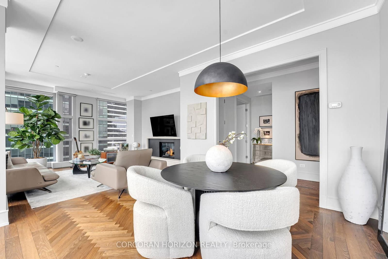 183 Wellington Street W, Unit 3303 thumbnail 9