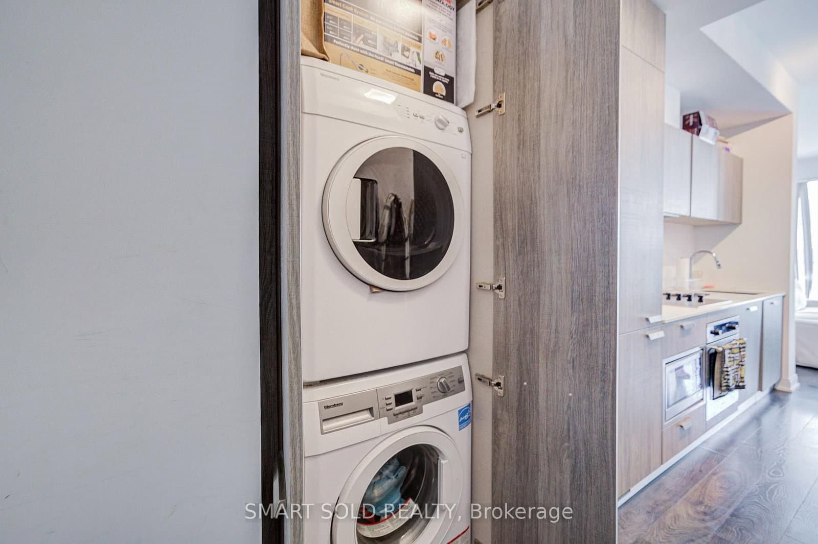 50 Charles Street E, Unit 2909 thumbnail 25
