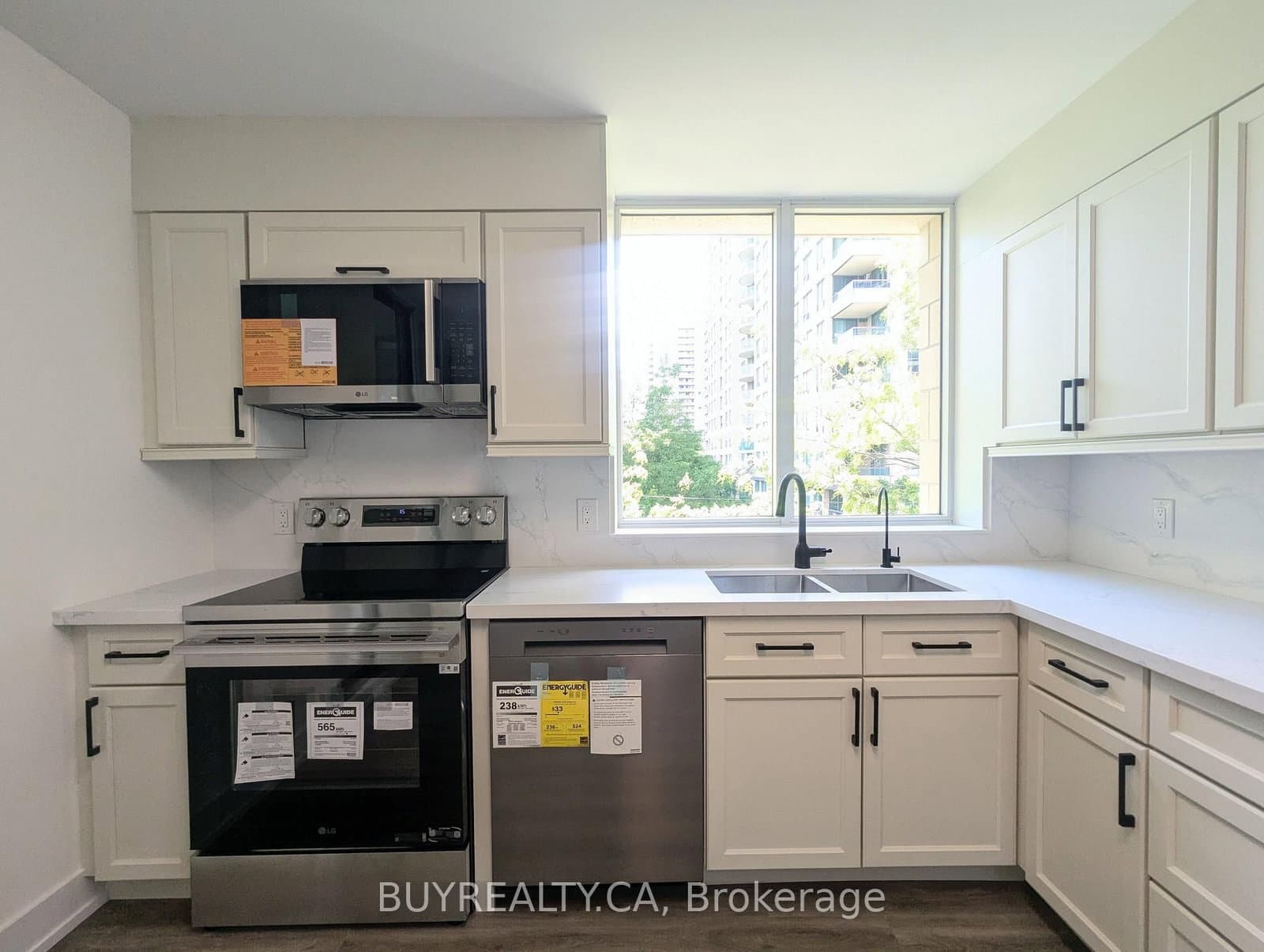 256 Doris Avenue, Unit 308 thumbnail 11