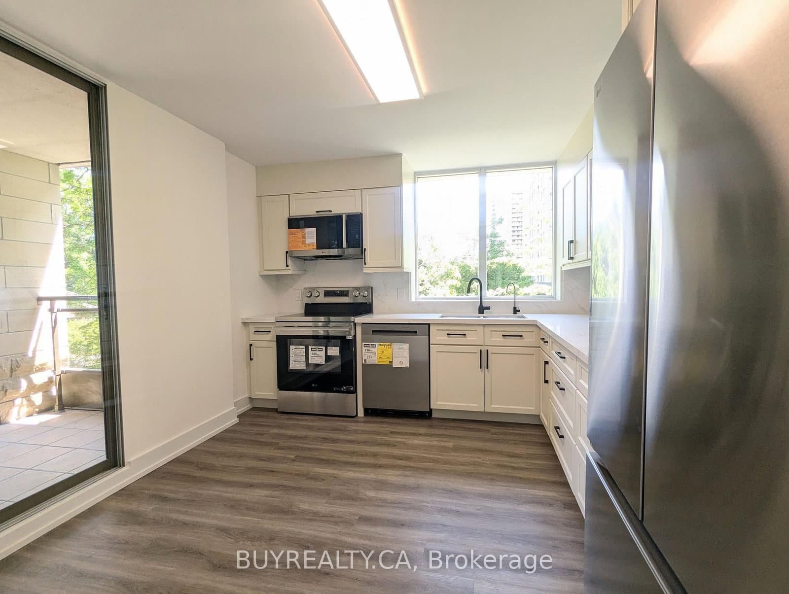 256 Doris Avenue, Unit 308 thumbnail 13