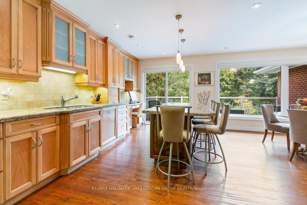 195 Burbank Drive thumbnail 31