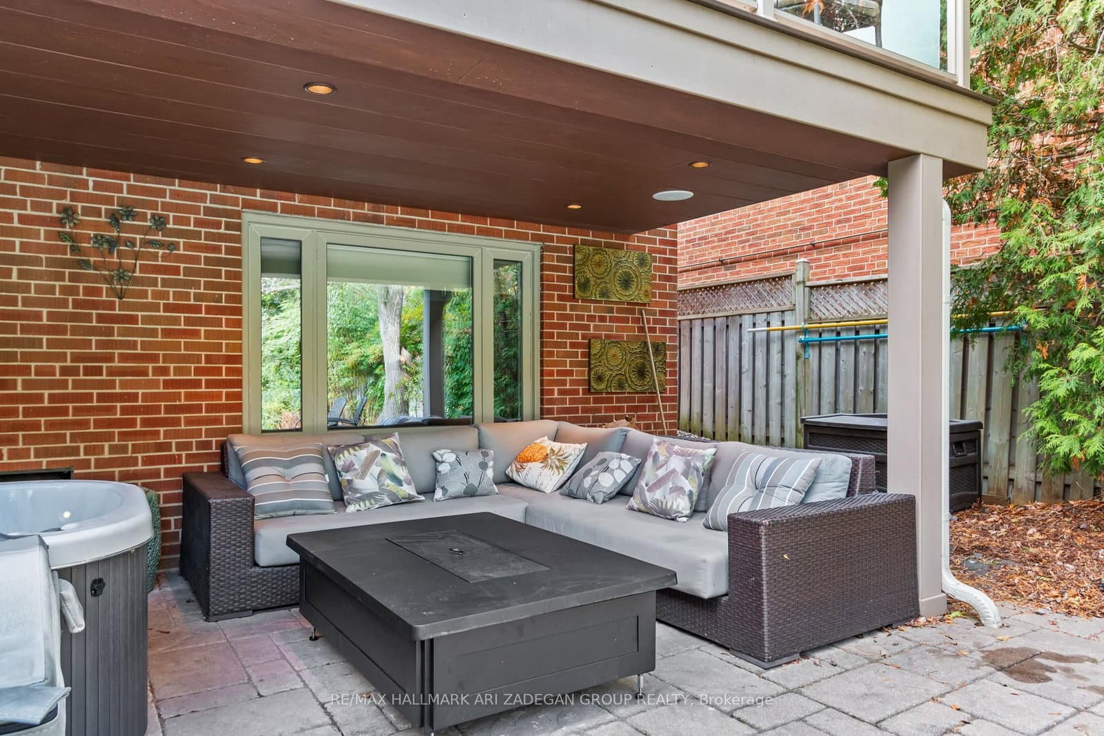 195 Burbank Drive thumbnail 40