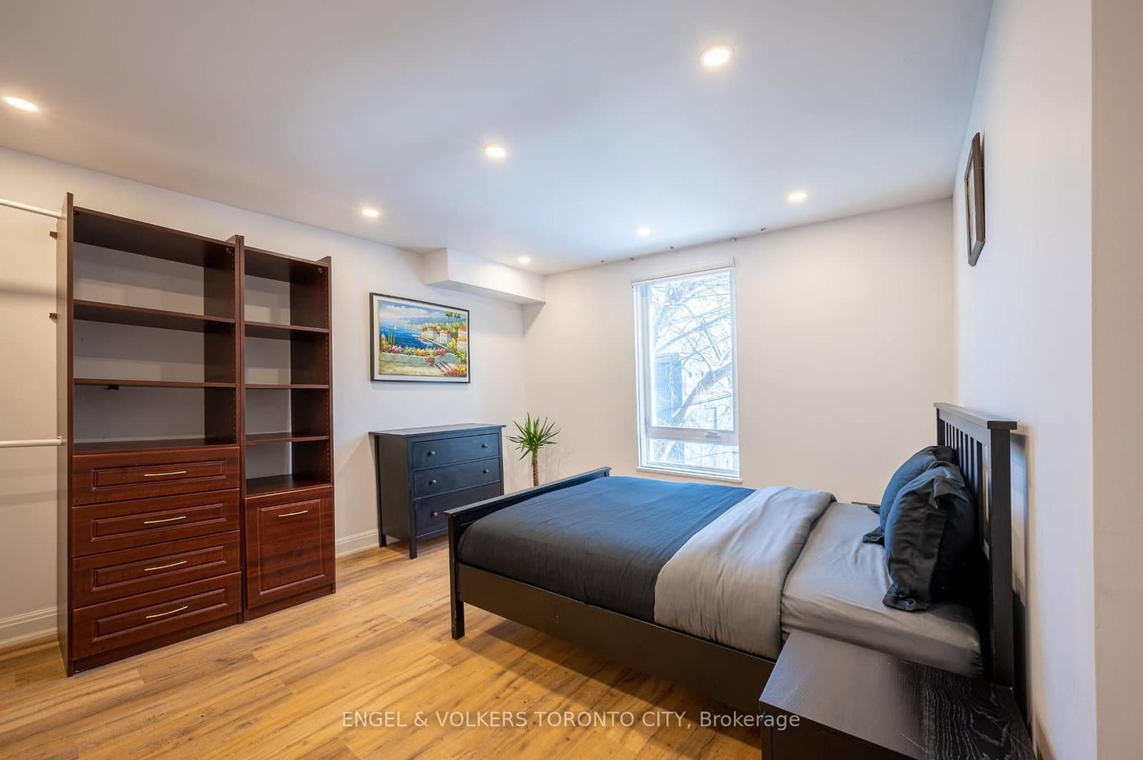 298 Seaton Street thumbnail 22