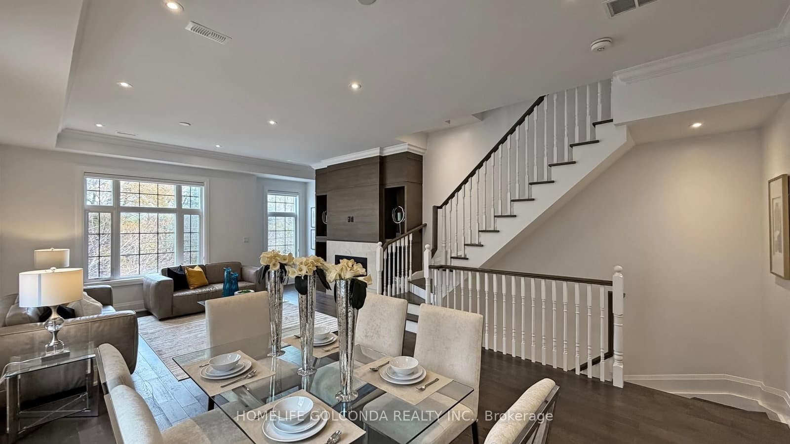2466B Bayview Avenue thumbnail 12