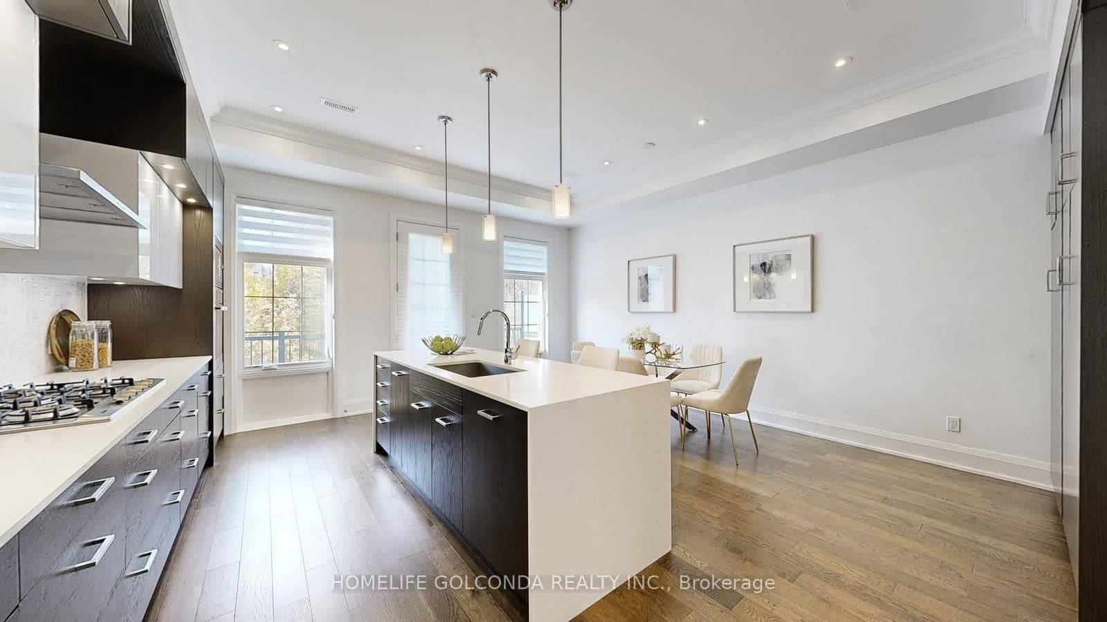 2466B Bayview Avenue thumbnail 19