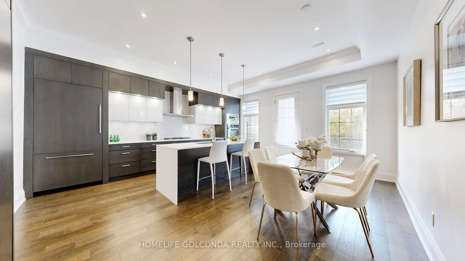 2466B Bayview Avenue thumbnail 23