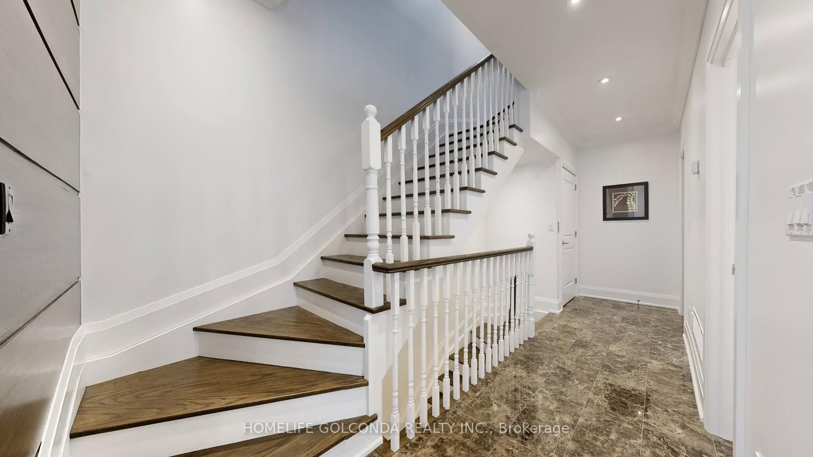 2466B Bayview Avenue thumbnail 27