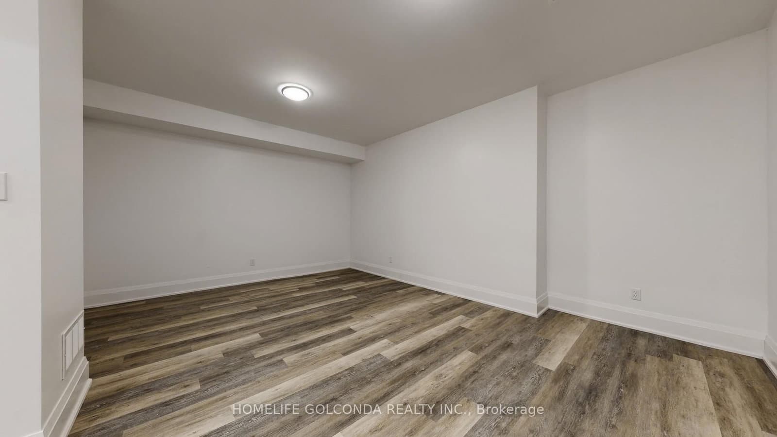 2466B Bayview Avenue thumbnail 40