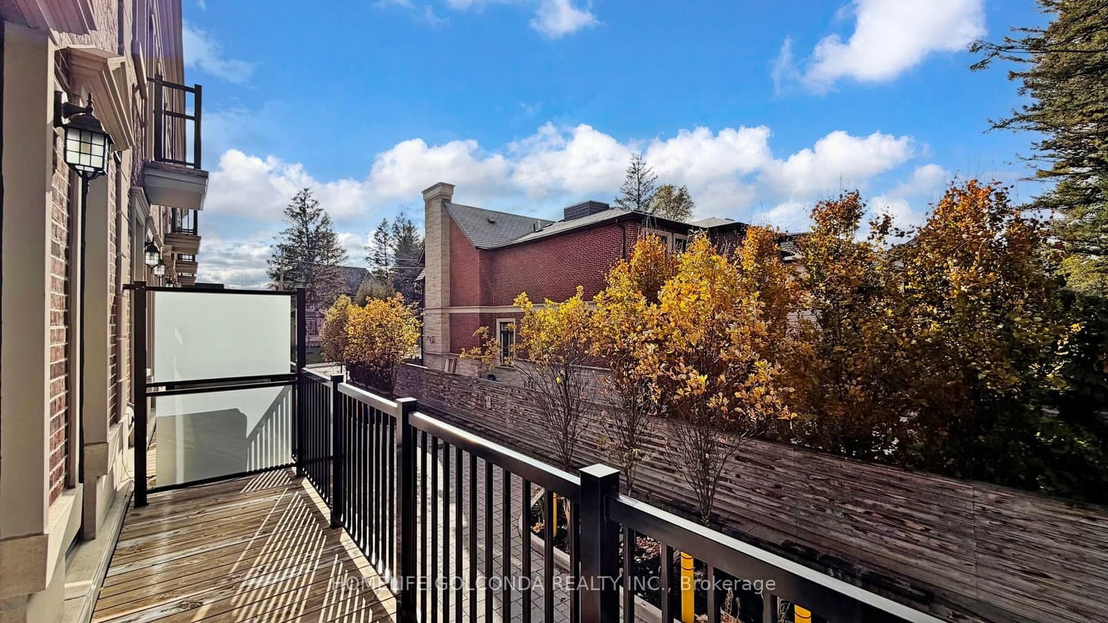 2466B Bayview Avenue thumbnail 44