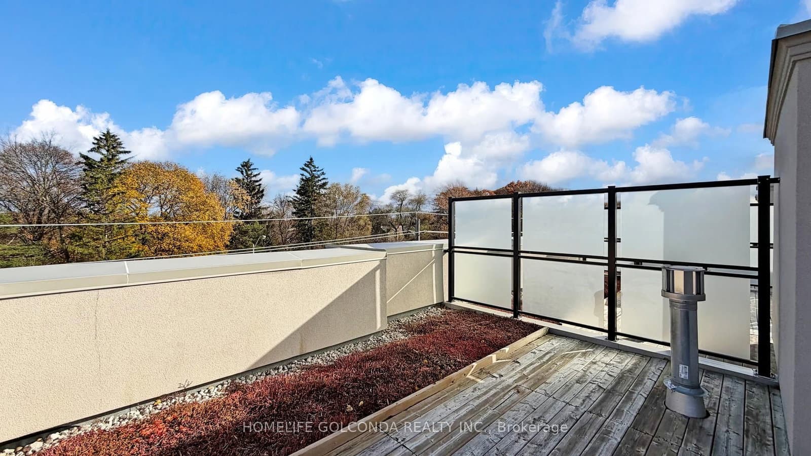 2466B Bayview Avenue thumbnail 46