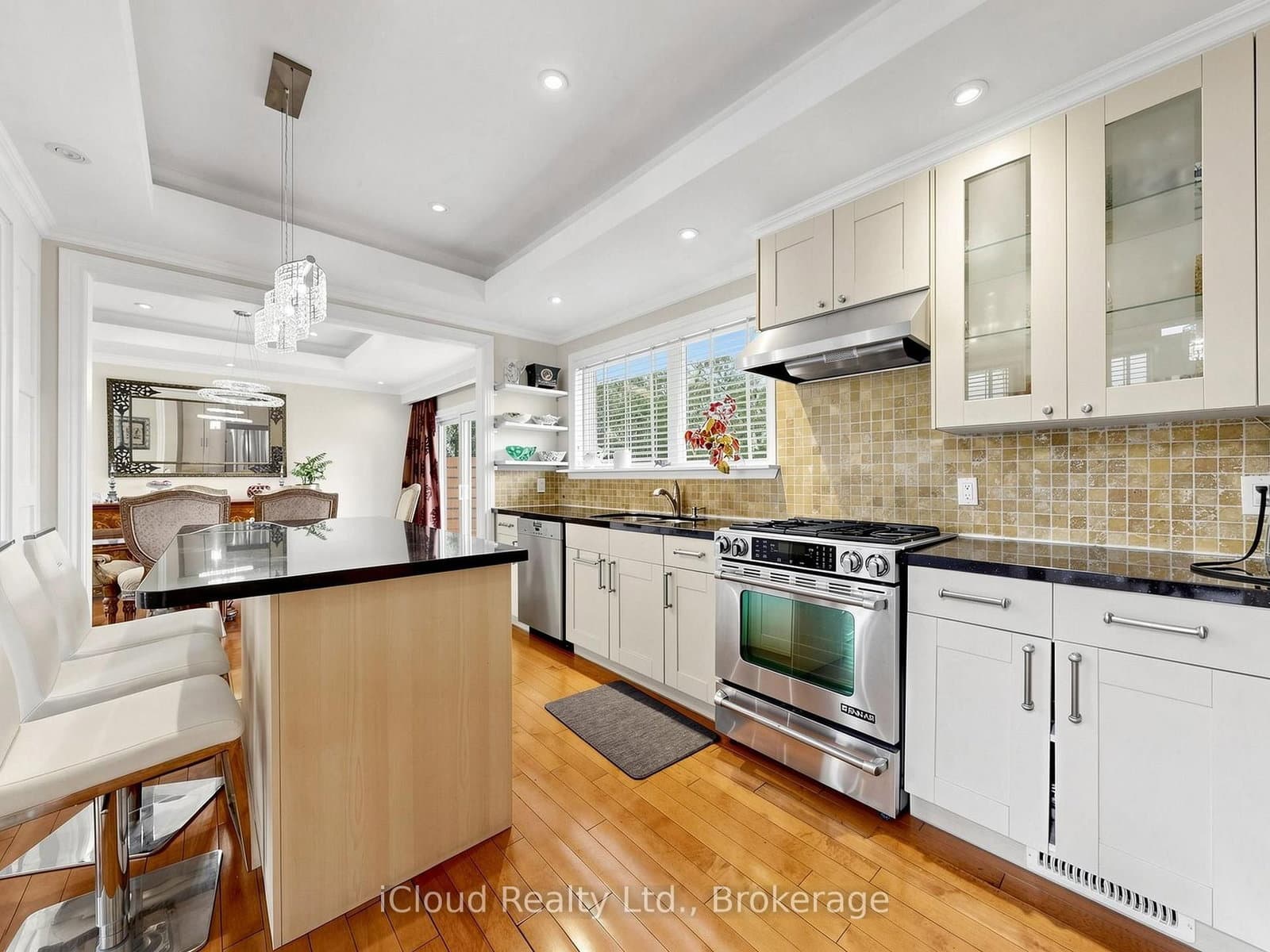 164 Munro Boulevard thumbnail 13
