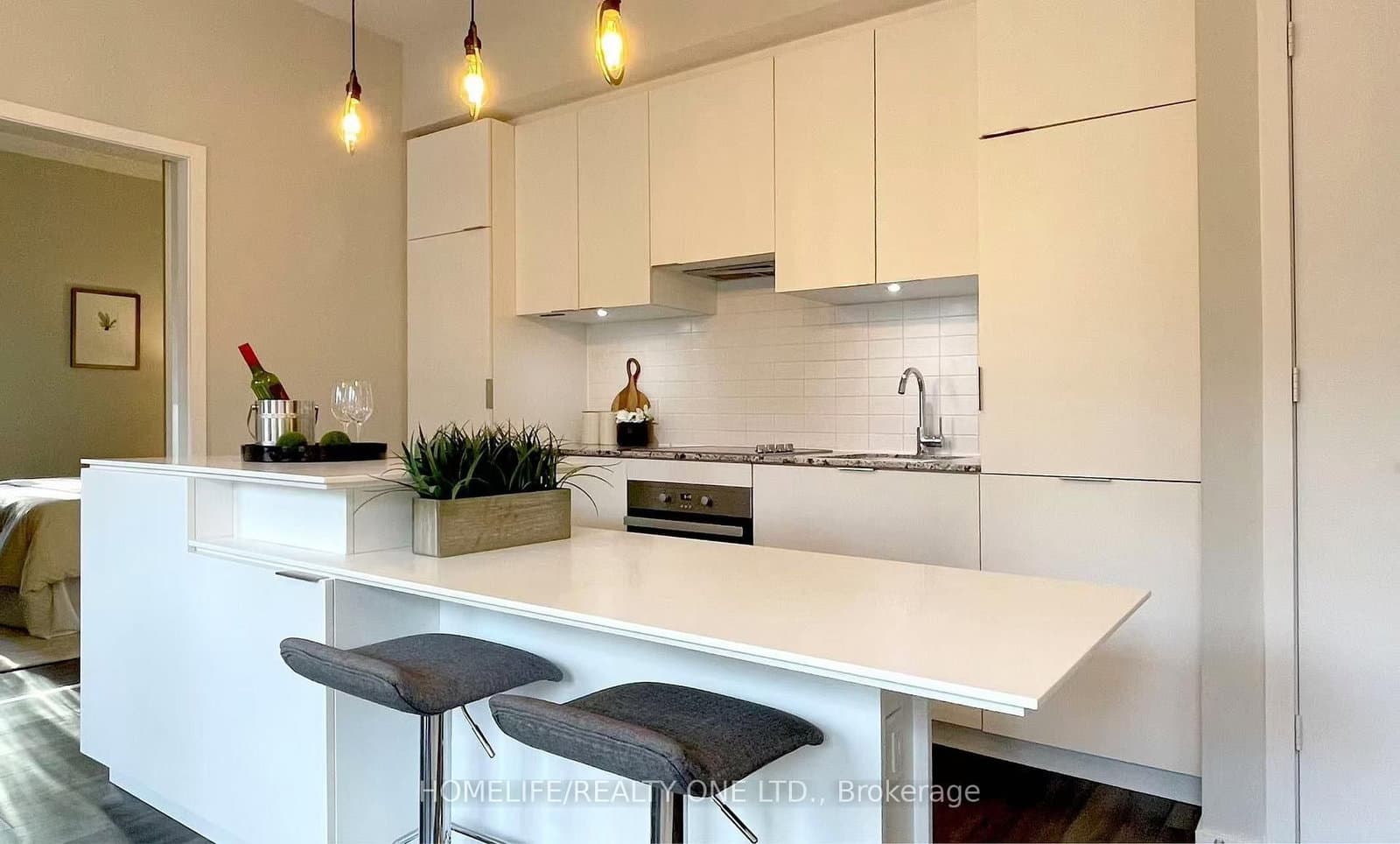 5 St Joseph Street, Unit 217 thumbnail 4