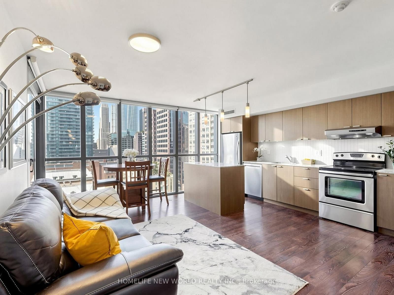 110 Charles Street E, Unit 1406 thumbnail 11
