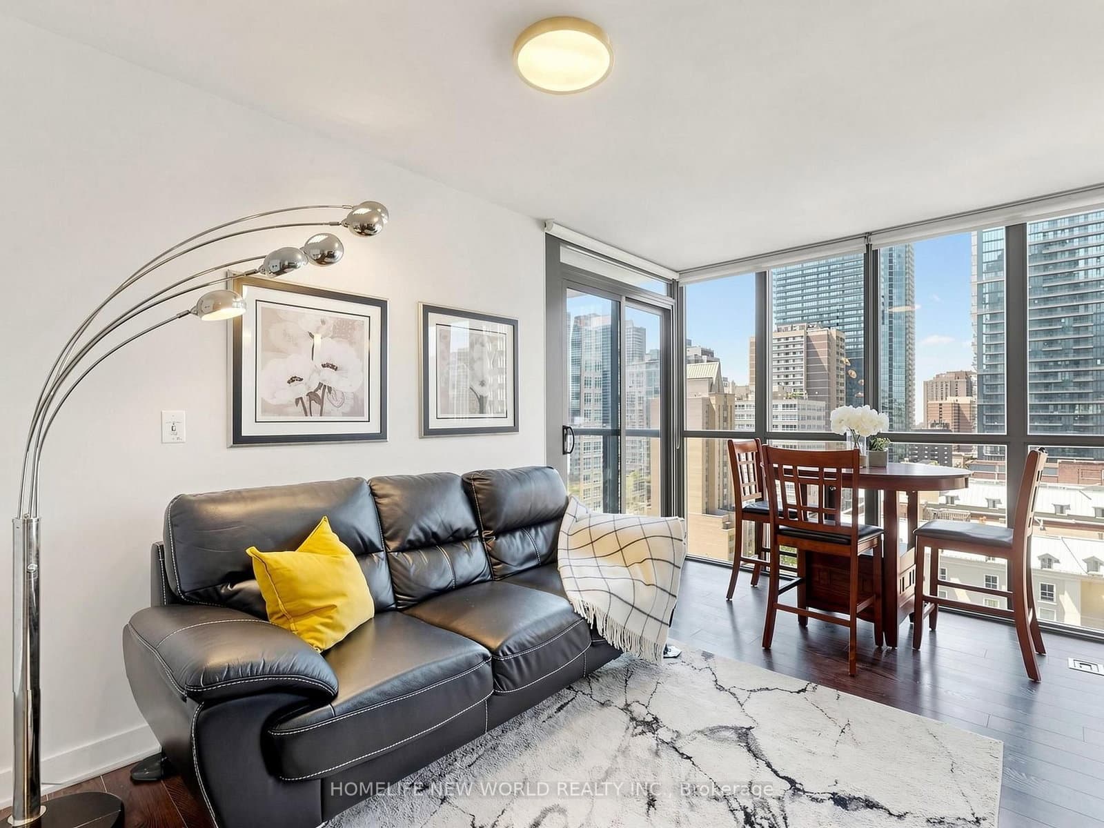 110 Charles Street E, Unit 1406 thumbnail 12