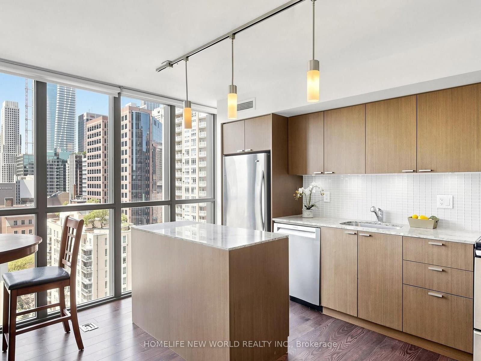 110 Charles Street E, Unit 1406 thumbnail 13