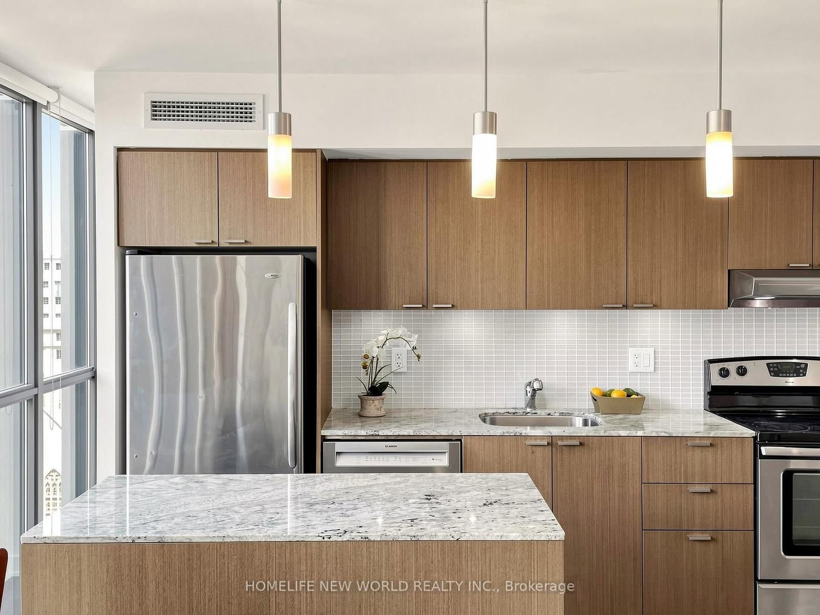 110 Charles Street E, Unit 1406 thumbnail 14