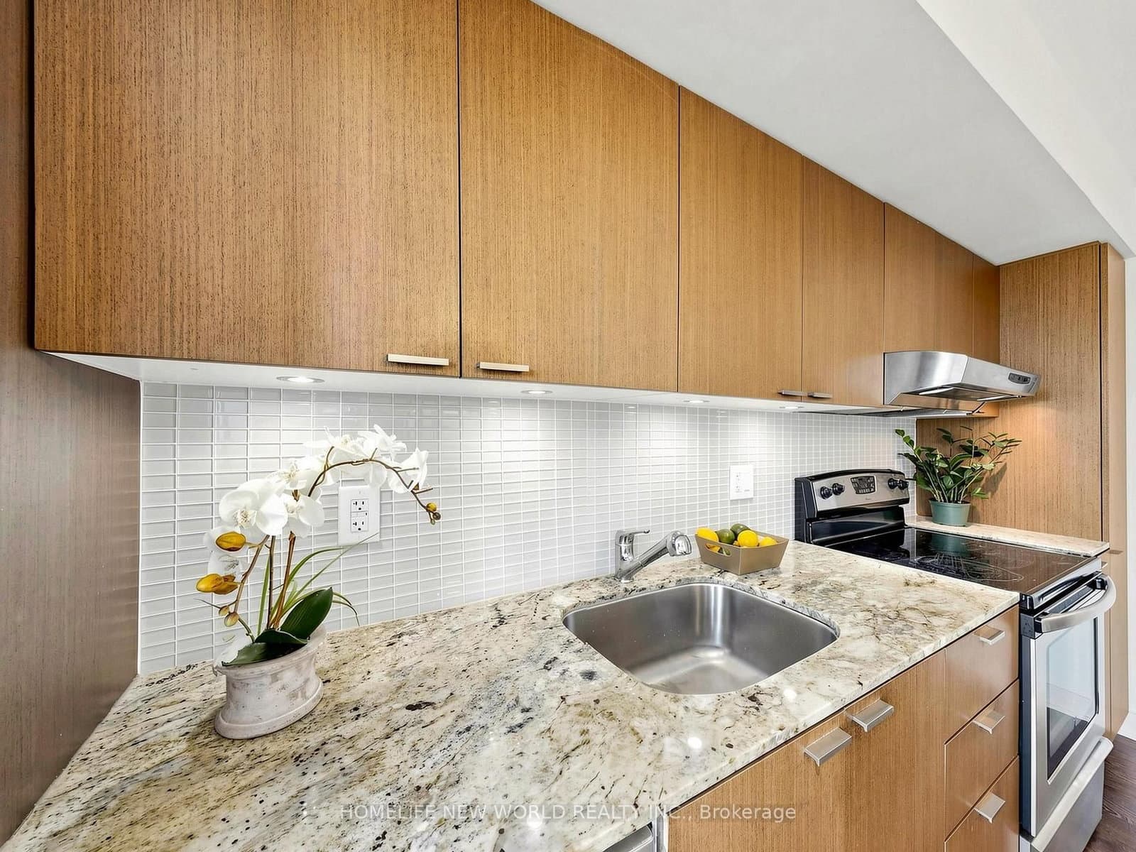 110 Charles Street E, Unit 1406 thumbnail 18