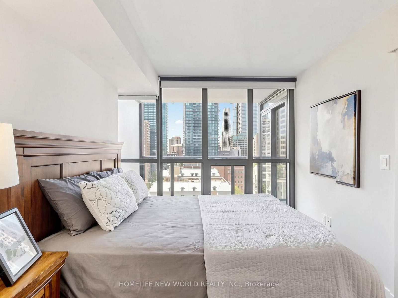110 Charles Street E, Unit 1406 thumbnail 27